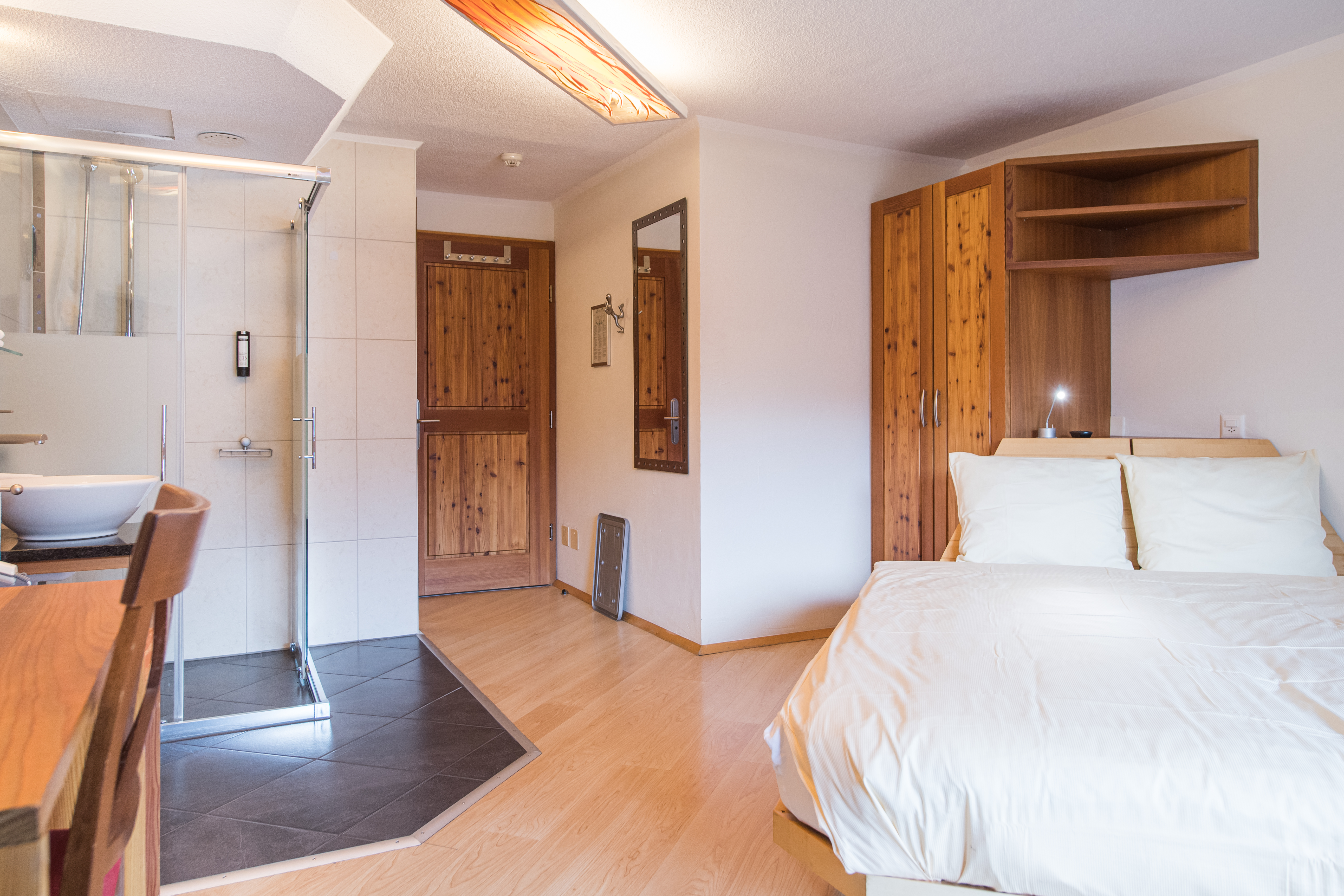 Rising Sun Hotel – image