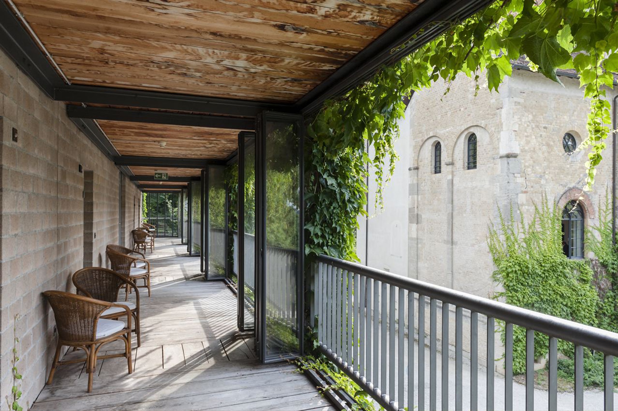 Schloss Münchenwiler – Bild