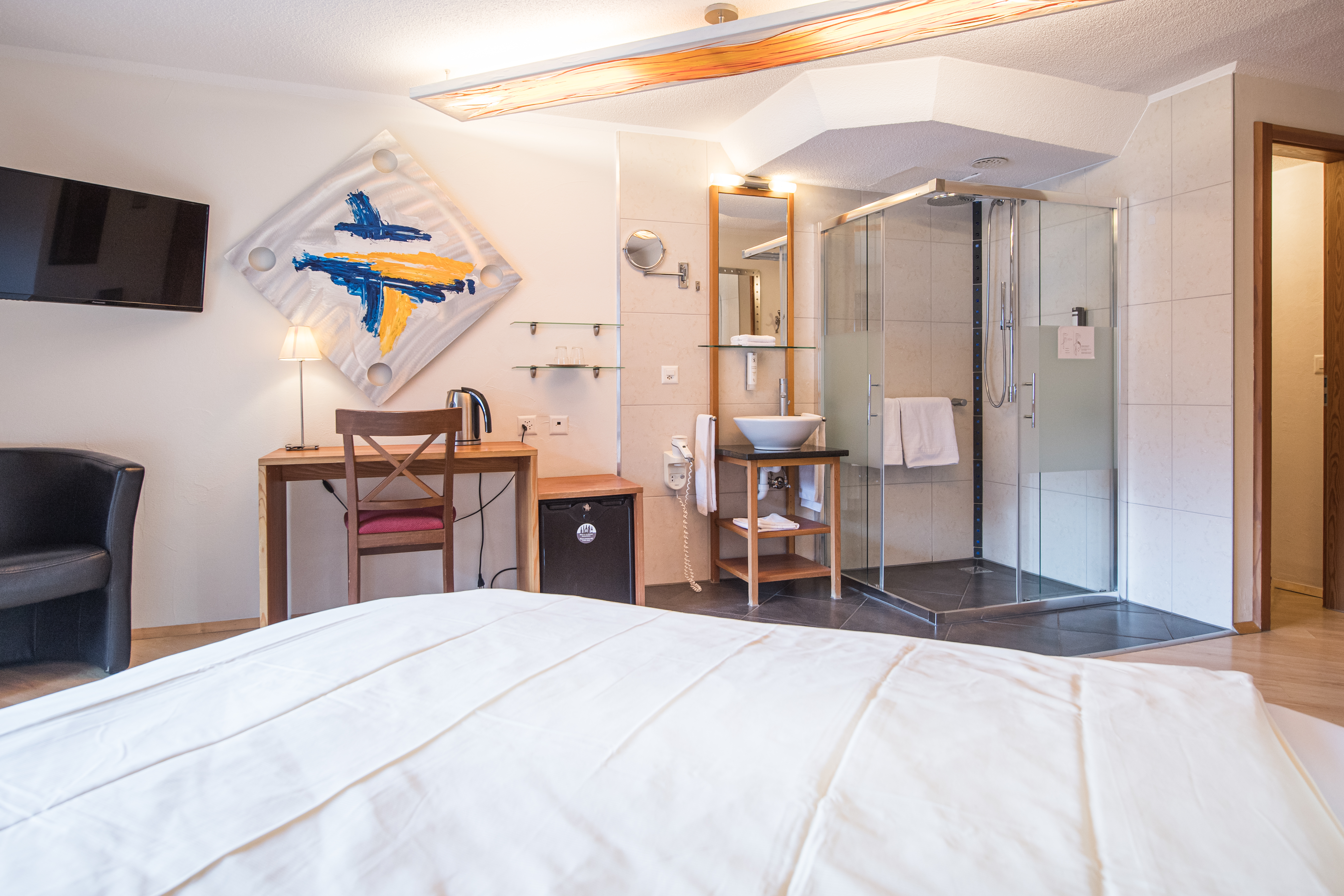 Rising Sun Hotel – image