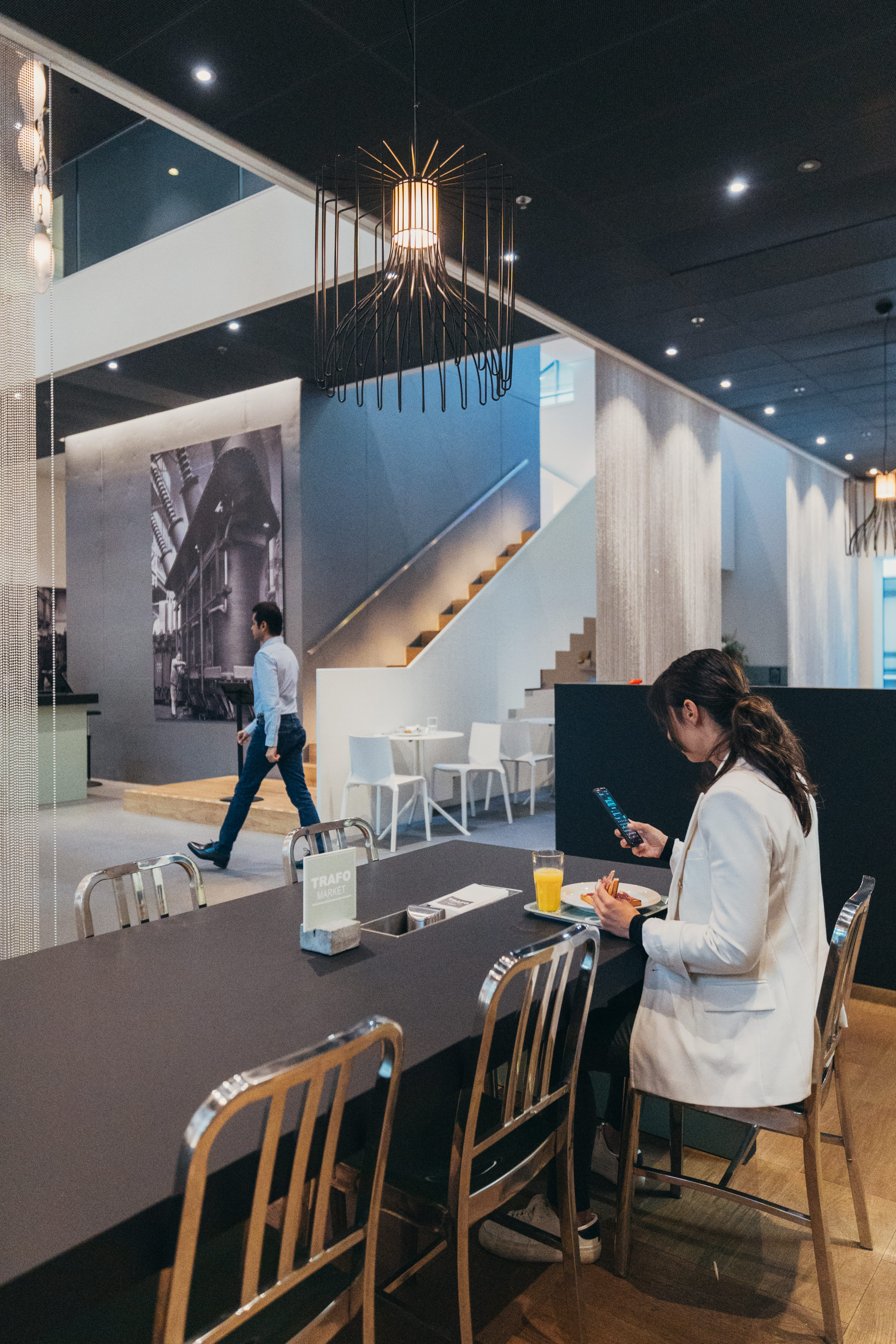 Trafo Hotel – Bild