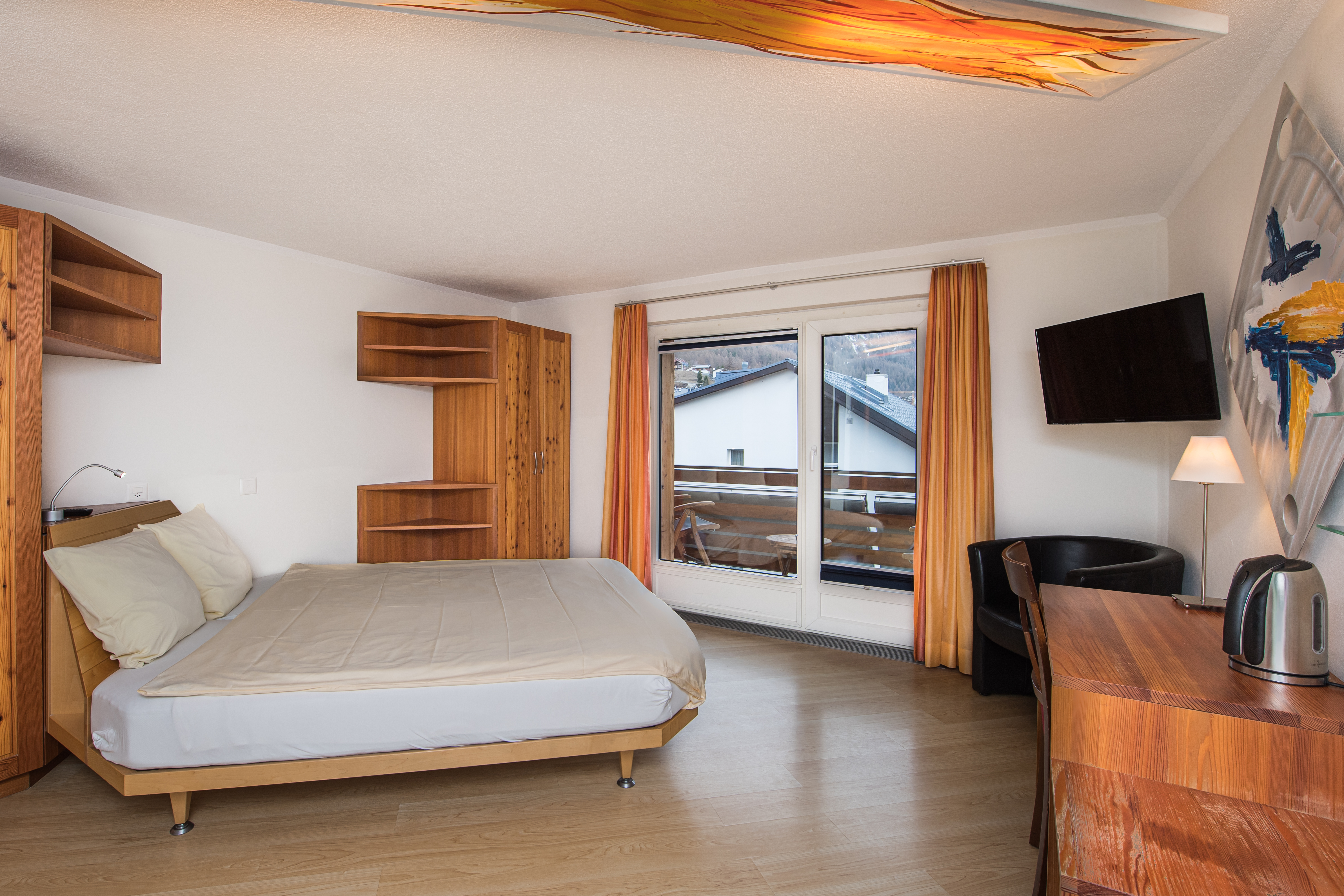 Rising Sun Hotel – image