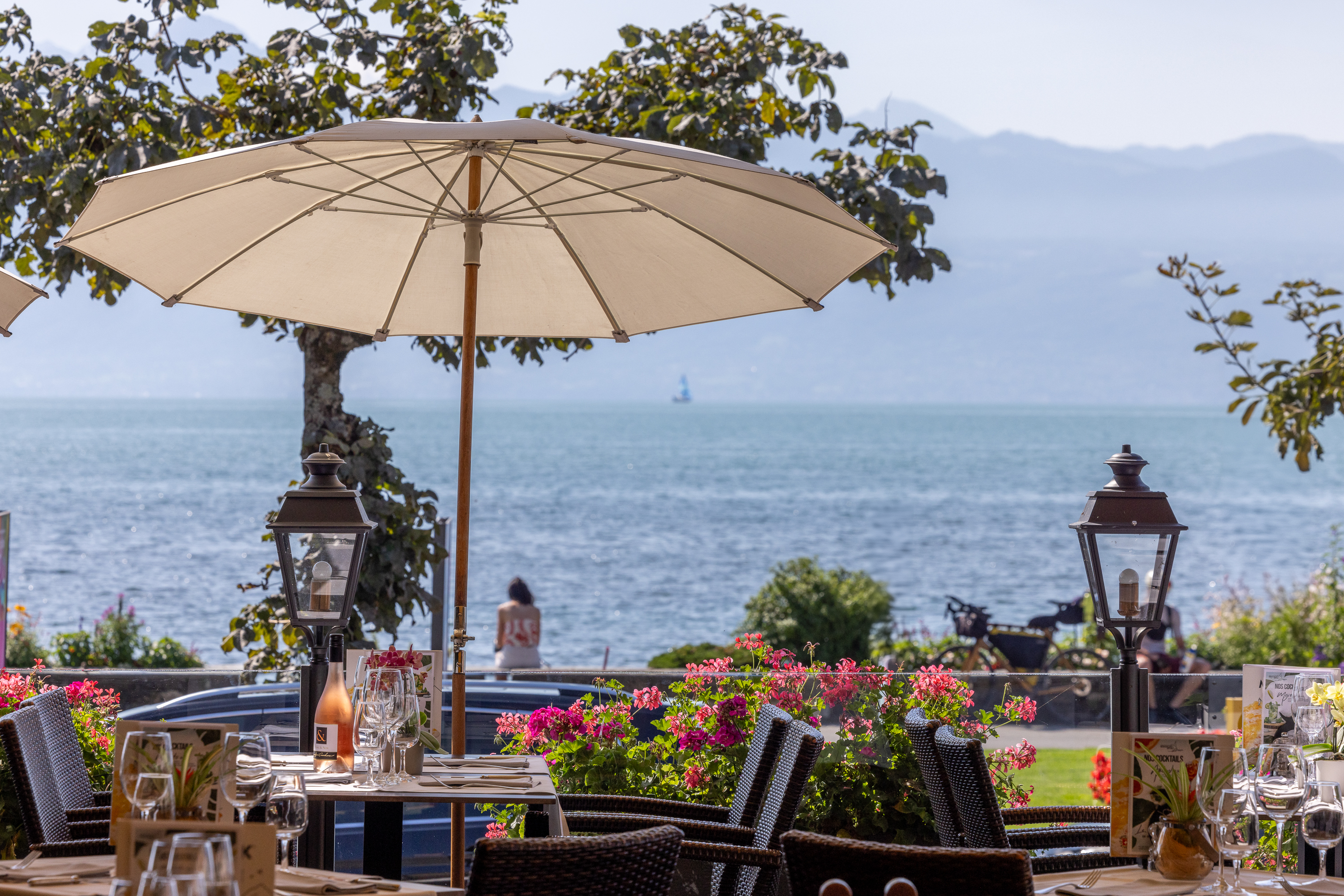 Terrassen-Restaurant mit Seeblick Terrassen-Restaurant mit Seeblick