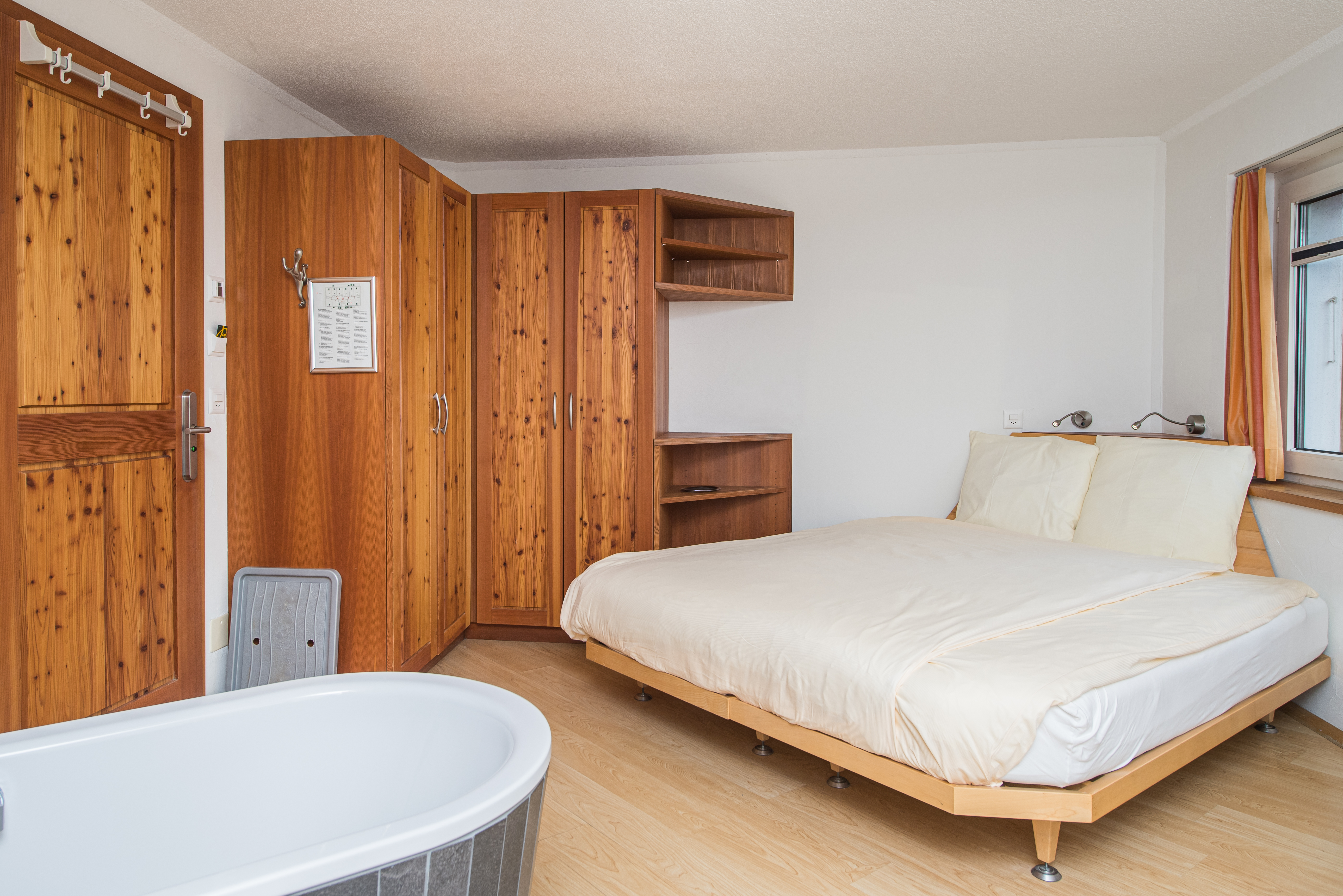 Rising Sun Hotel – image