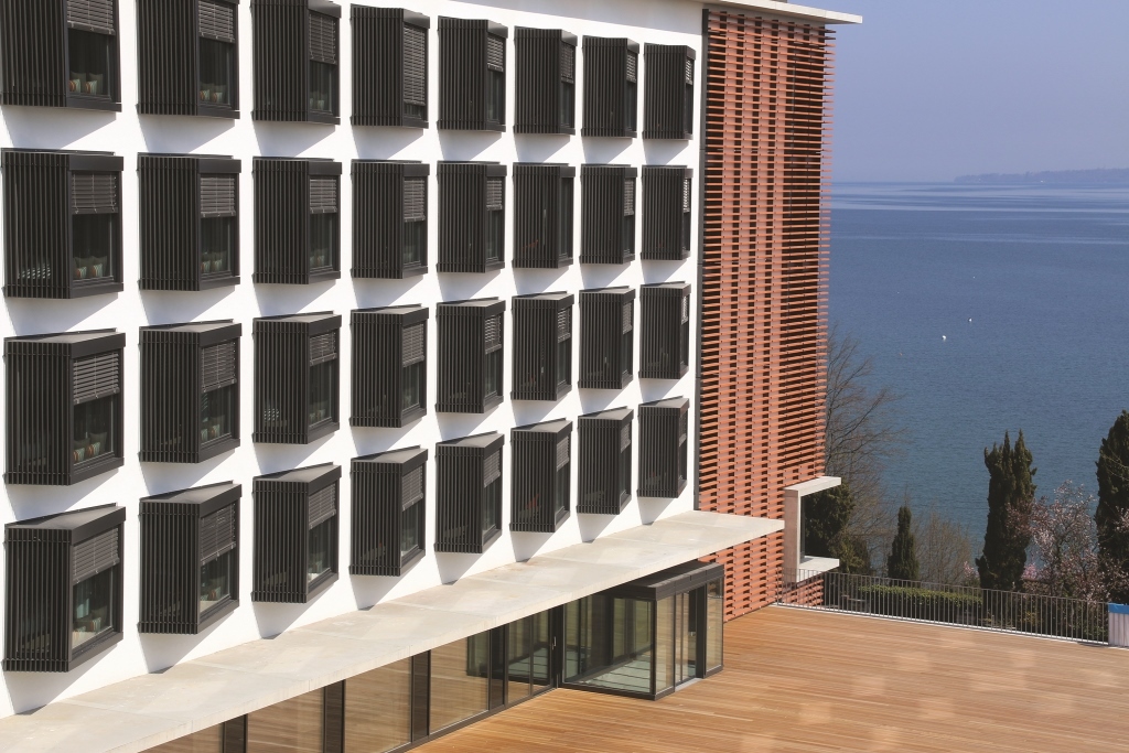 Lake Geneva Hotel – Bild