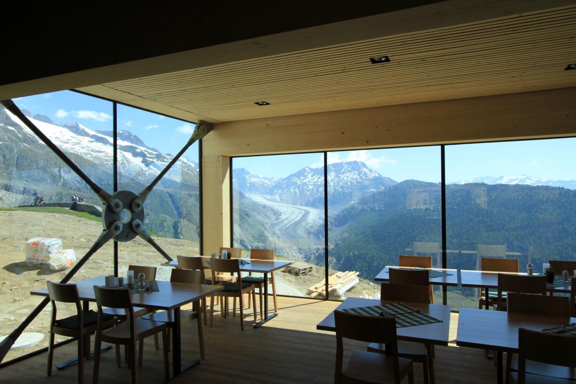 Panoramarestaurant mit Blick auf den Gletscher Panoramarestaurant mit Blick auf den Gletscher