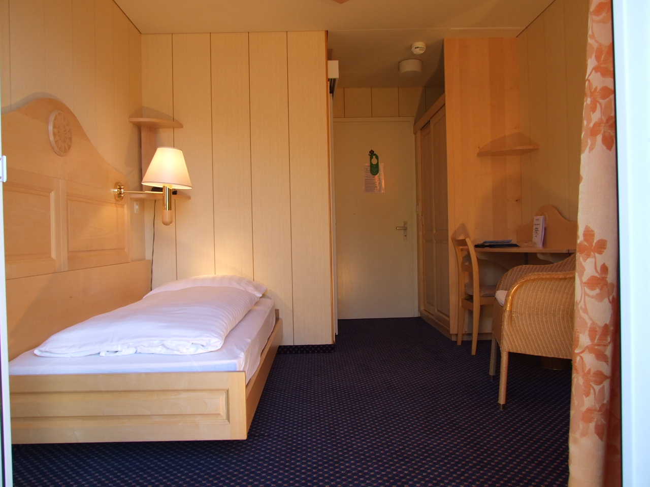 Einzelzimmer Einzelzimmer