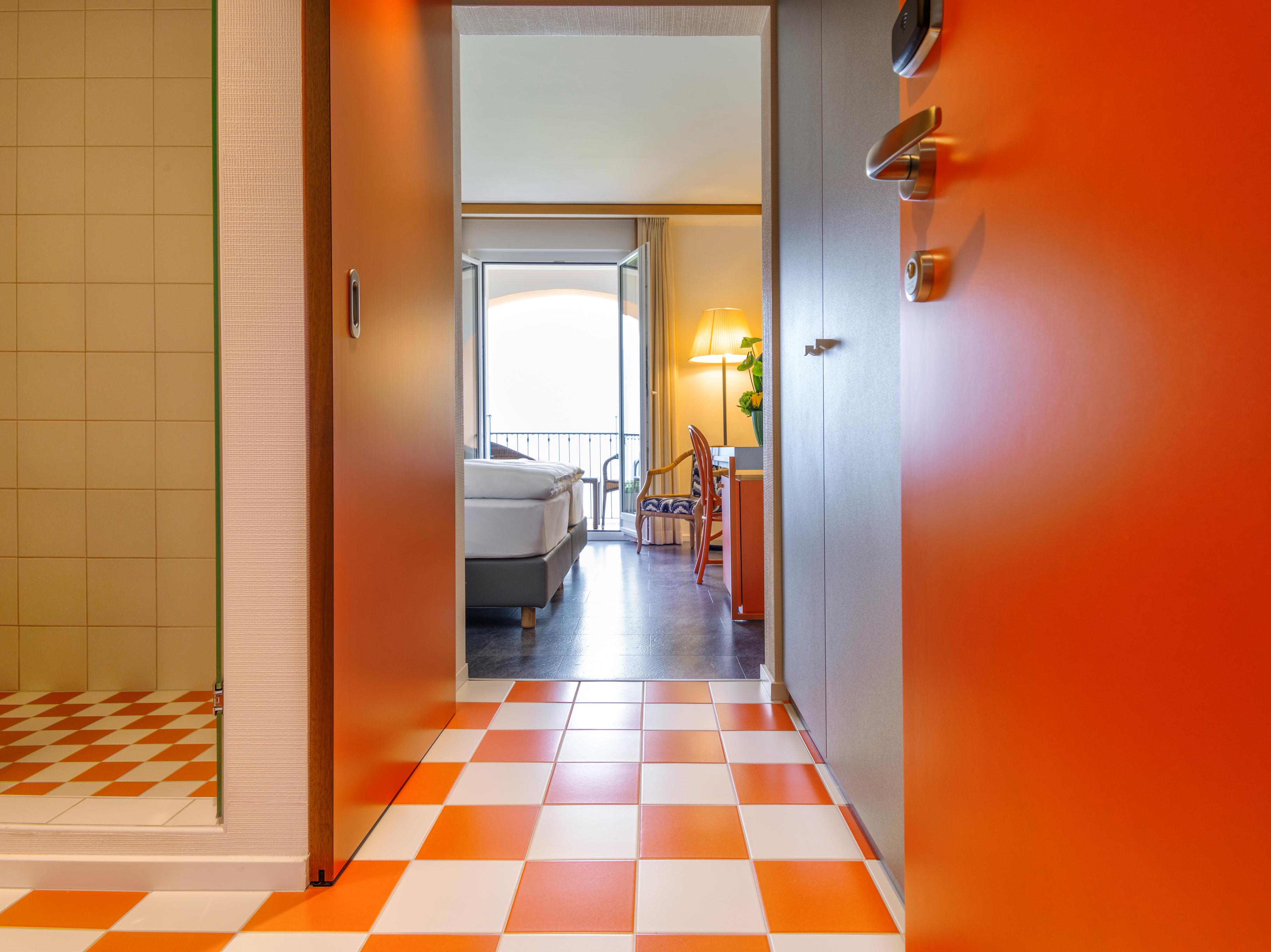 Double room with lake view and balcony Double room with lake view and balcony