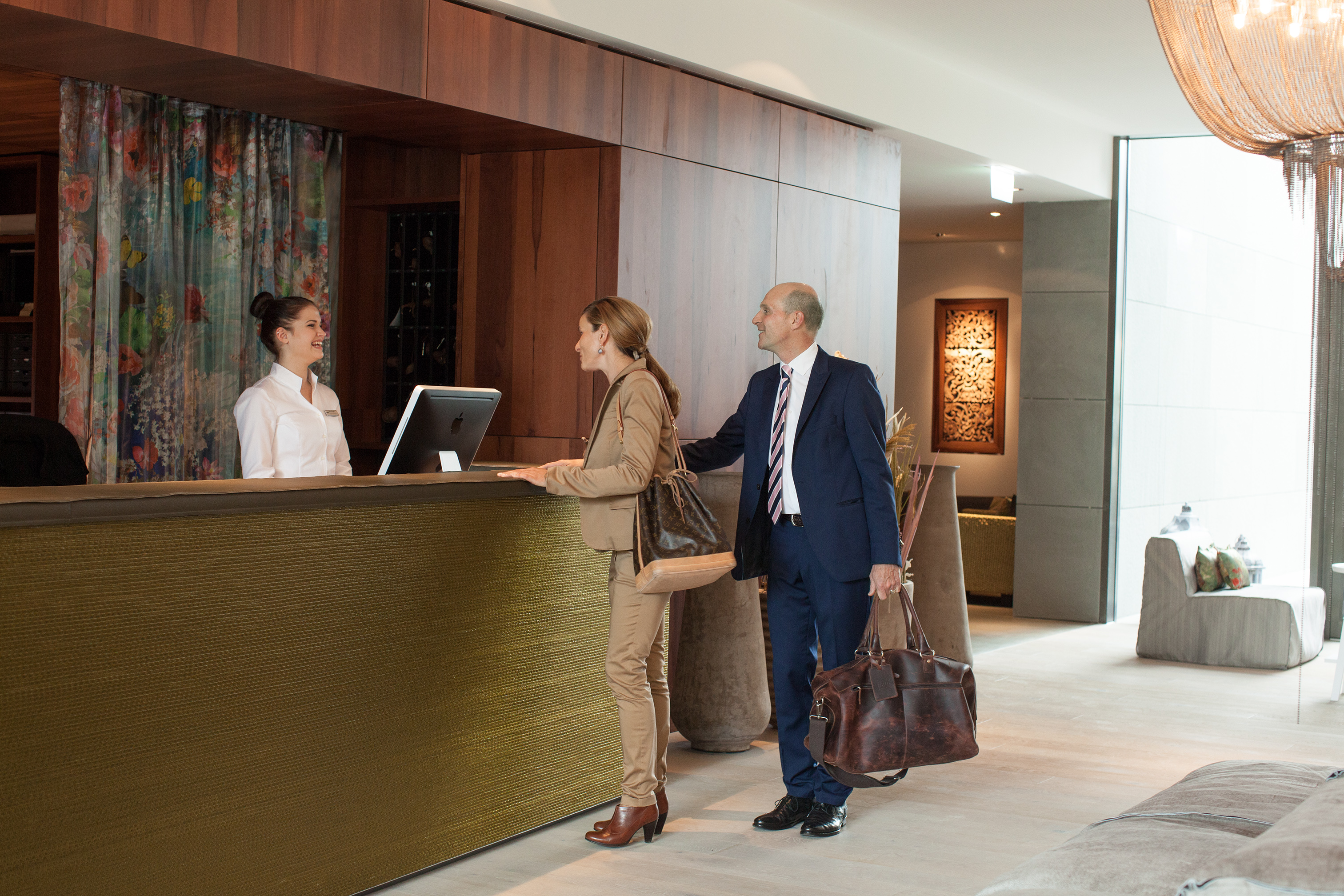 Reservierung & Empfa Reservierung & Empfa