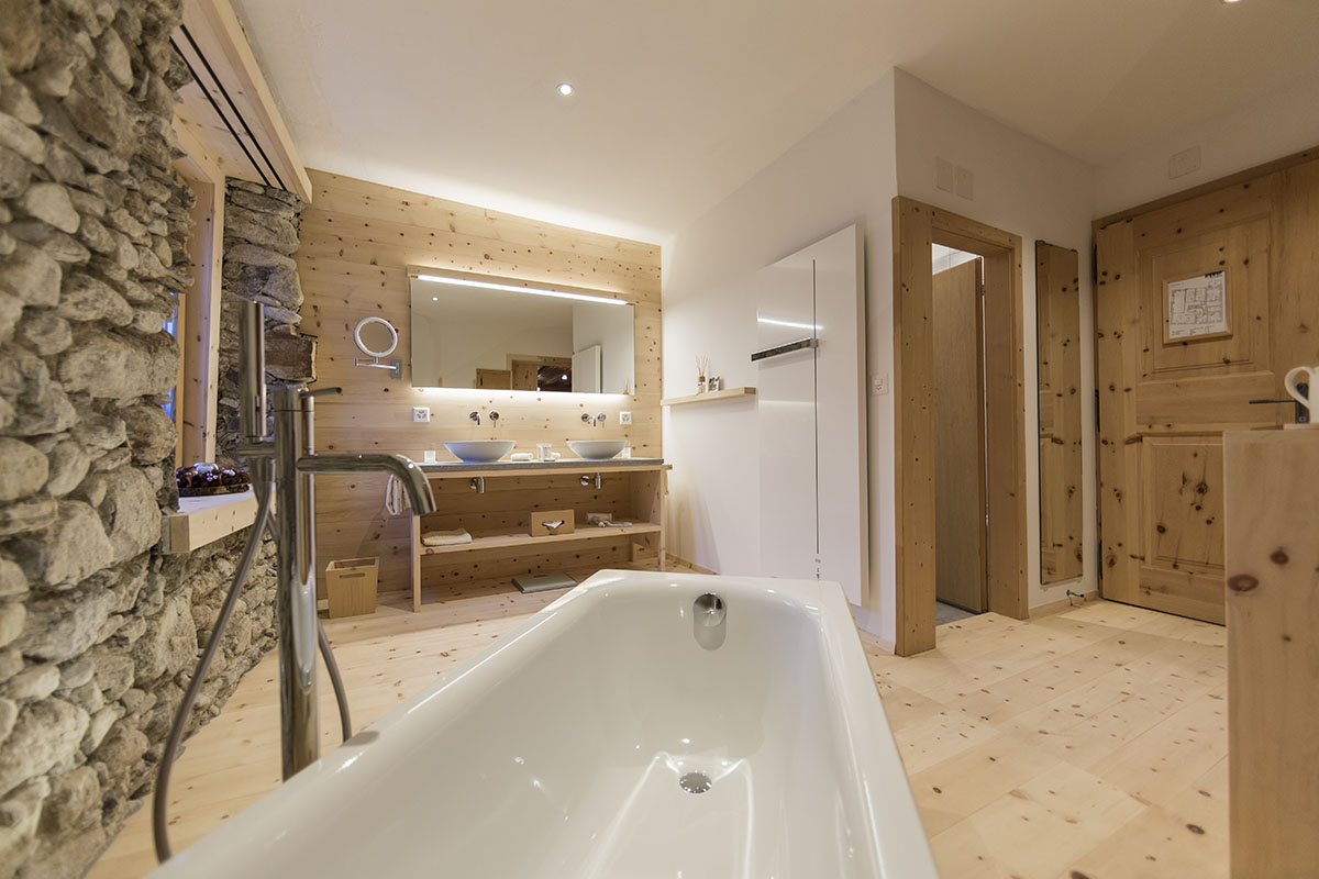 Engadiner Familien-Zimmer, Badezimmer Engadiner Familien-Zimmer, Badezimmer