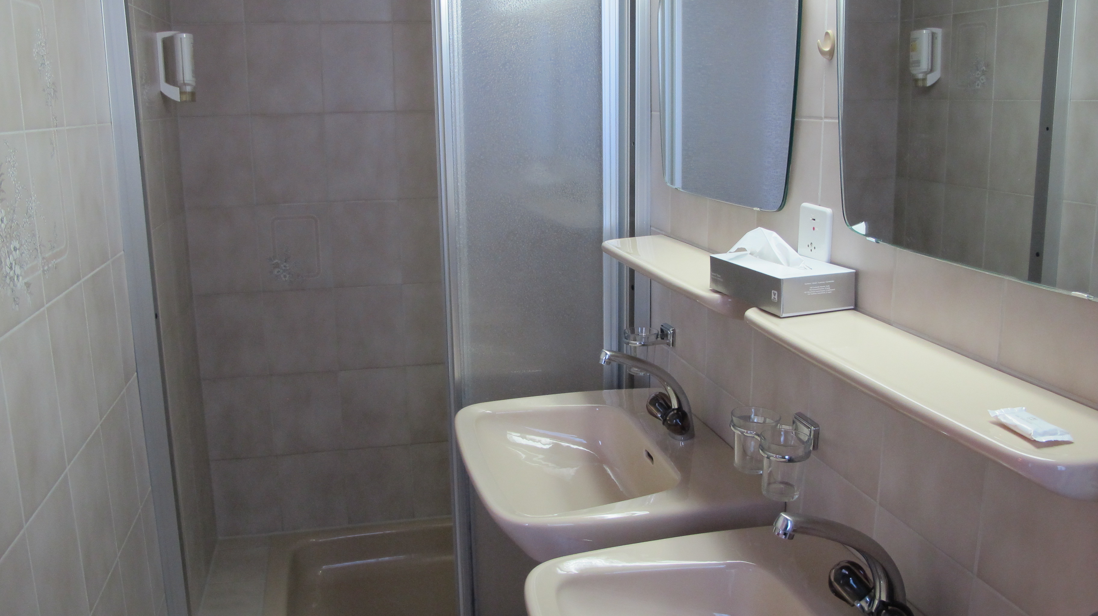 Badezimmer Standard Badezimmer Standard