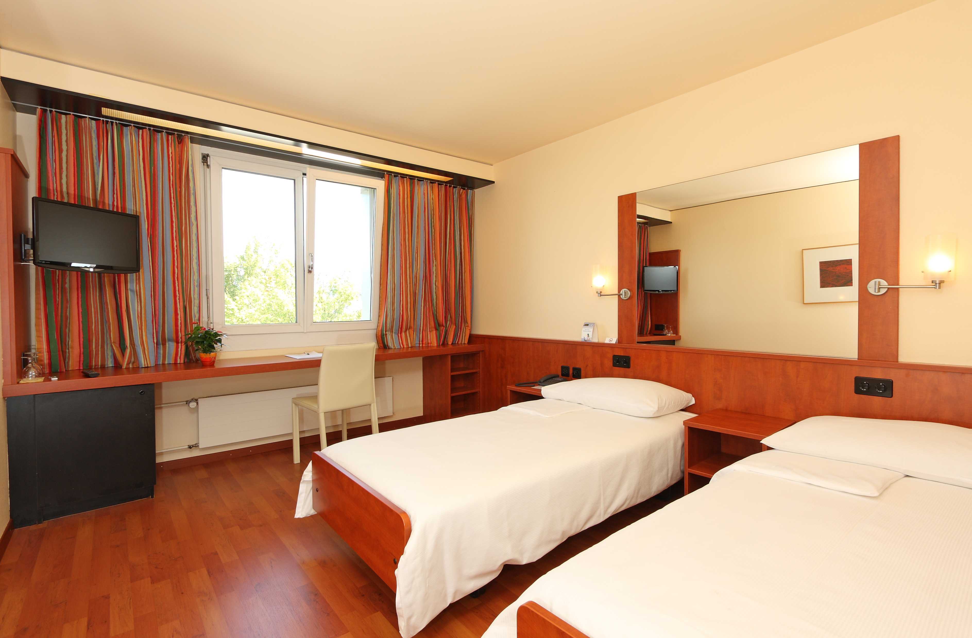 Standard Double Twin Standard Double Twin