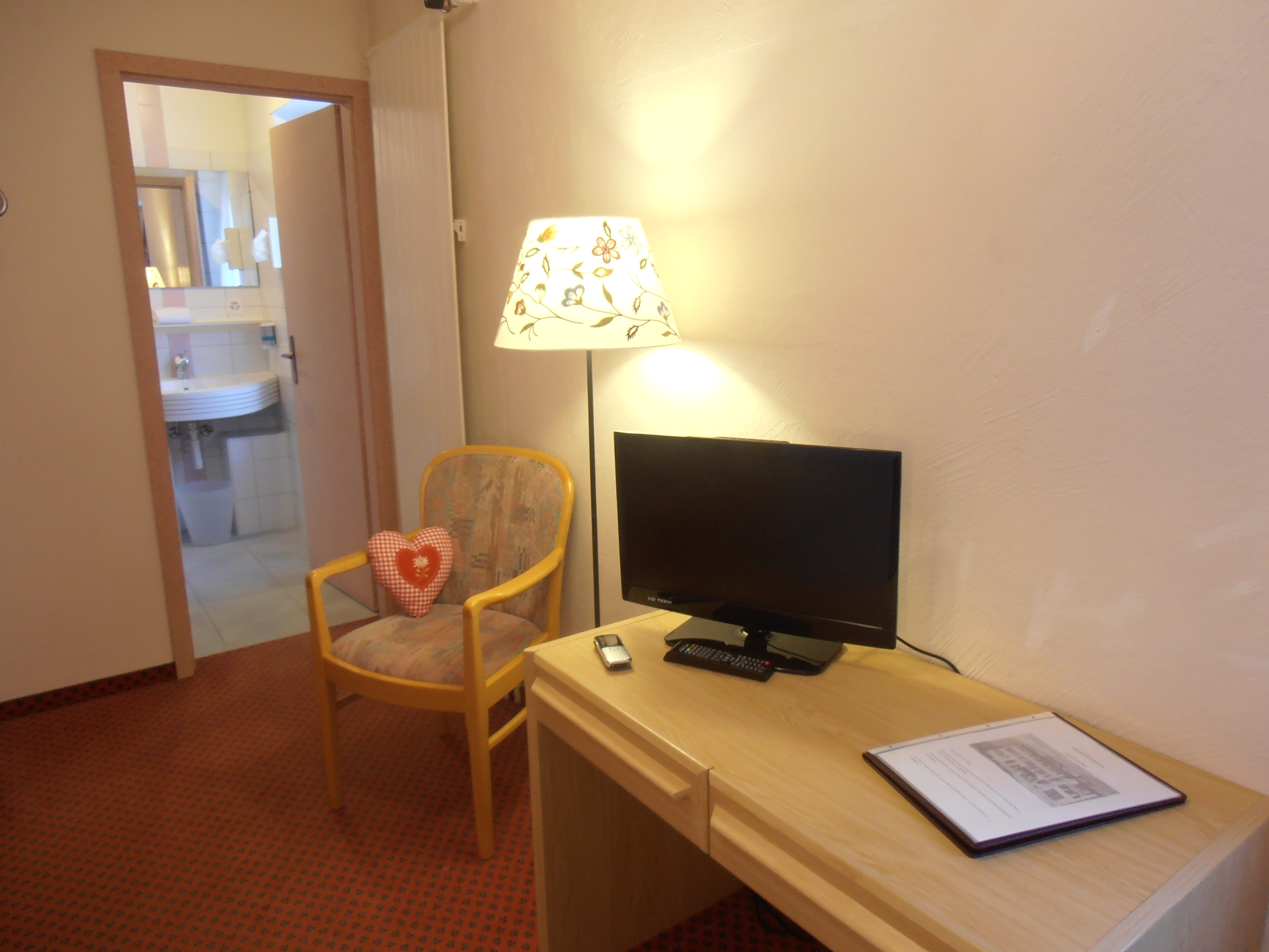 Einzelzimmer mit Badezimmer Einzelzimmer mit Badezimmer