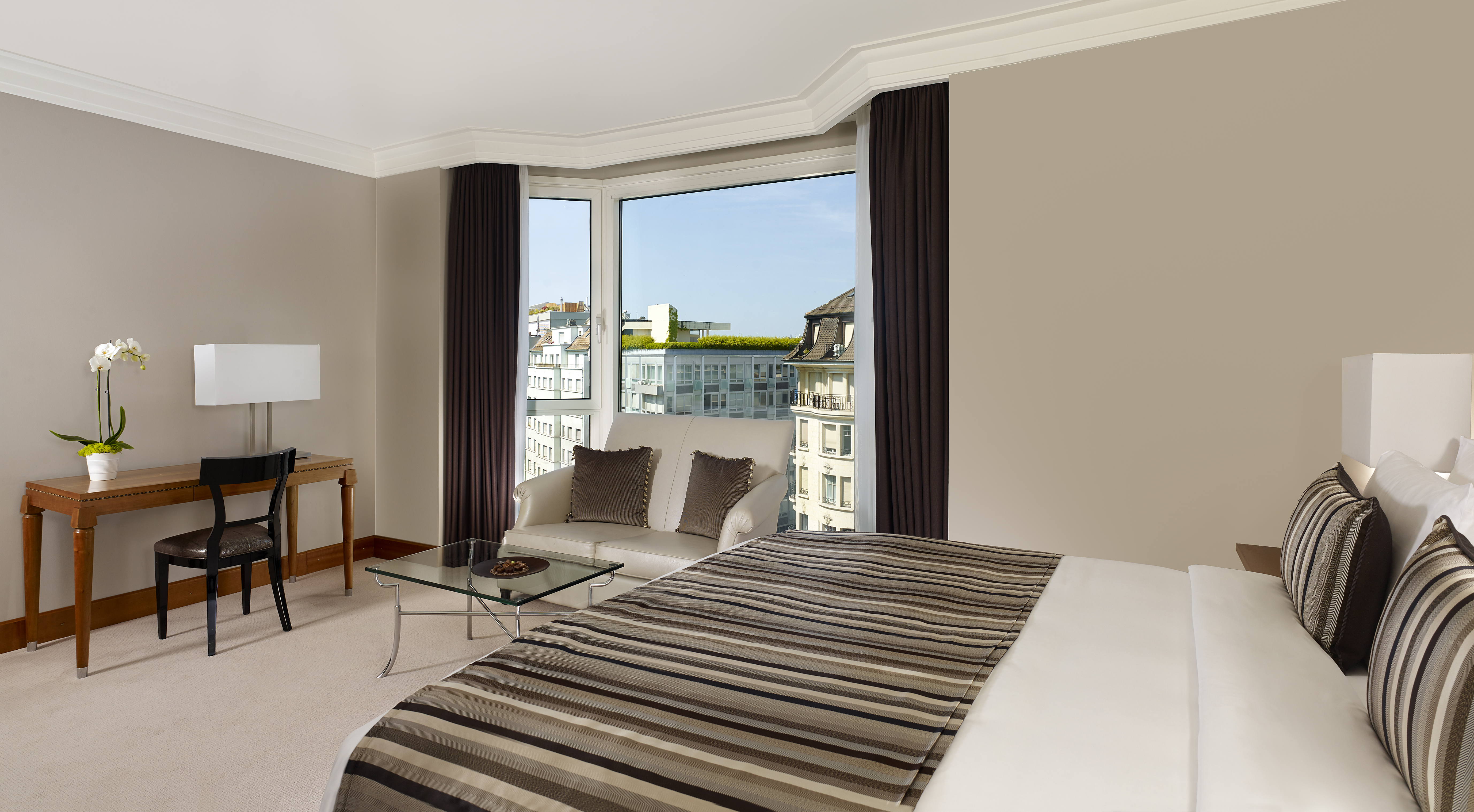 Business Corner Suite City View Business Corner Suite City View