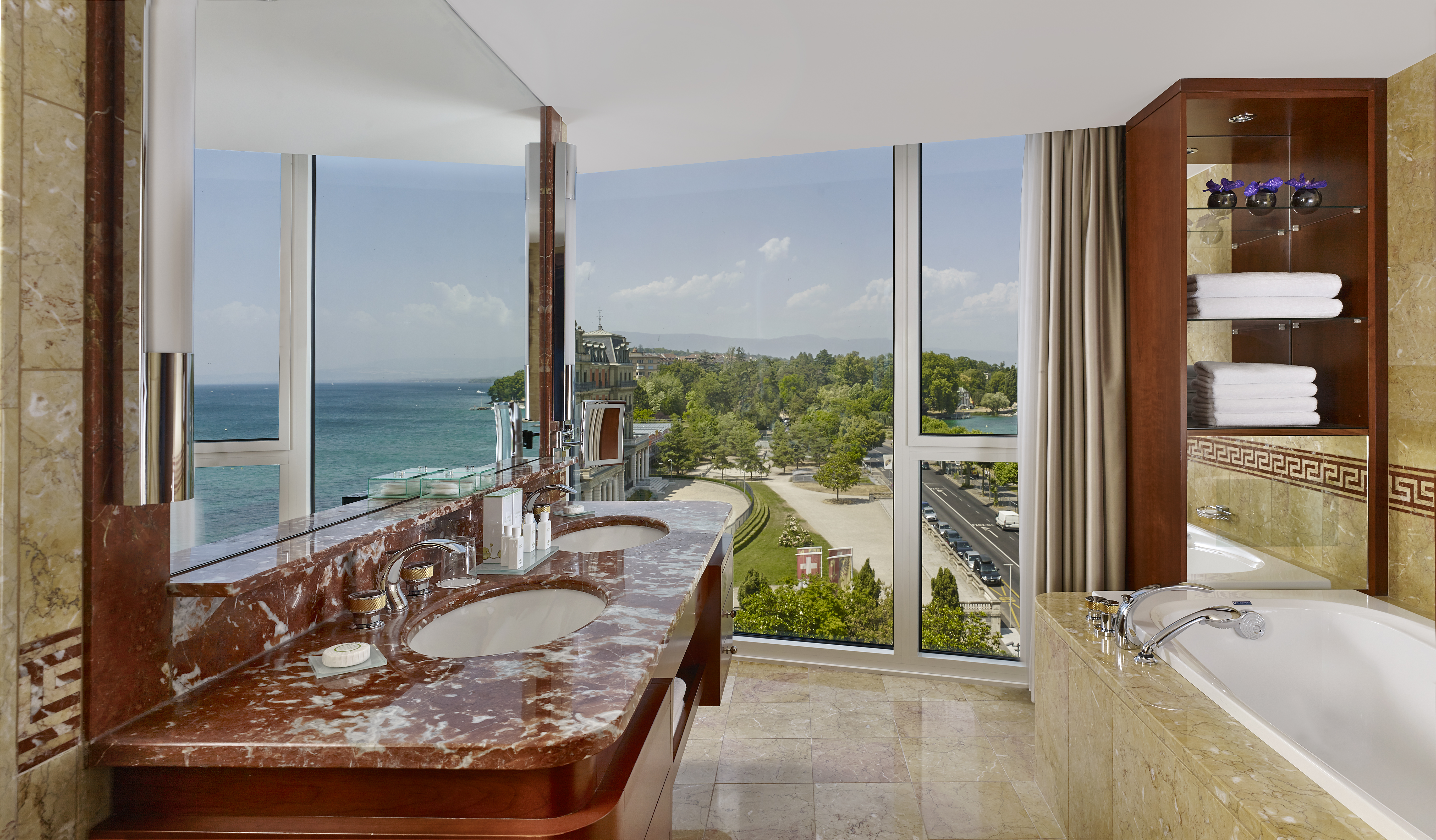 Presidential Suite Lake View bathroom Presidential Suite Lake View bathroom