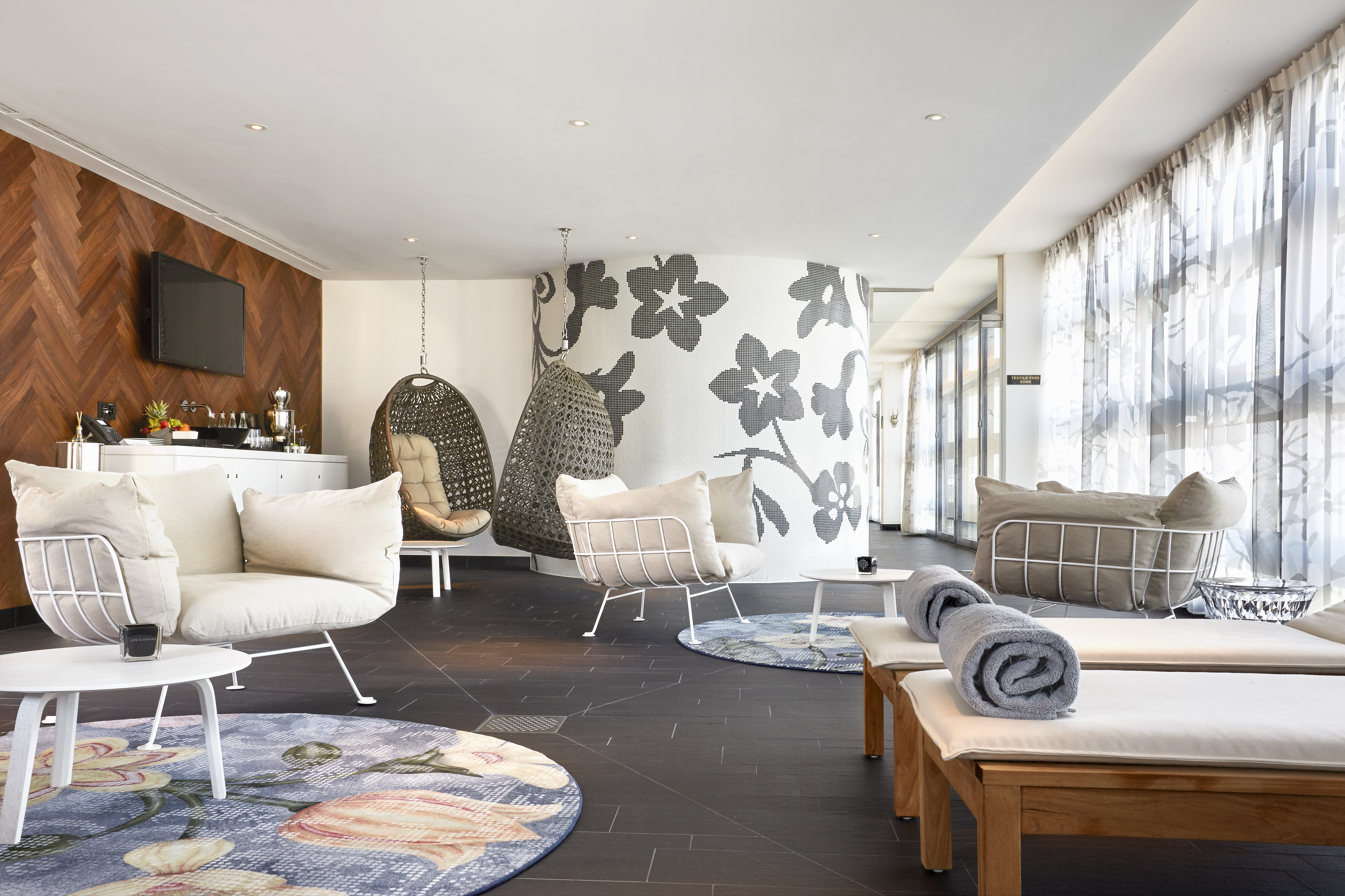 Cocoon Lounge Cocoon Lounge