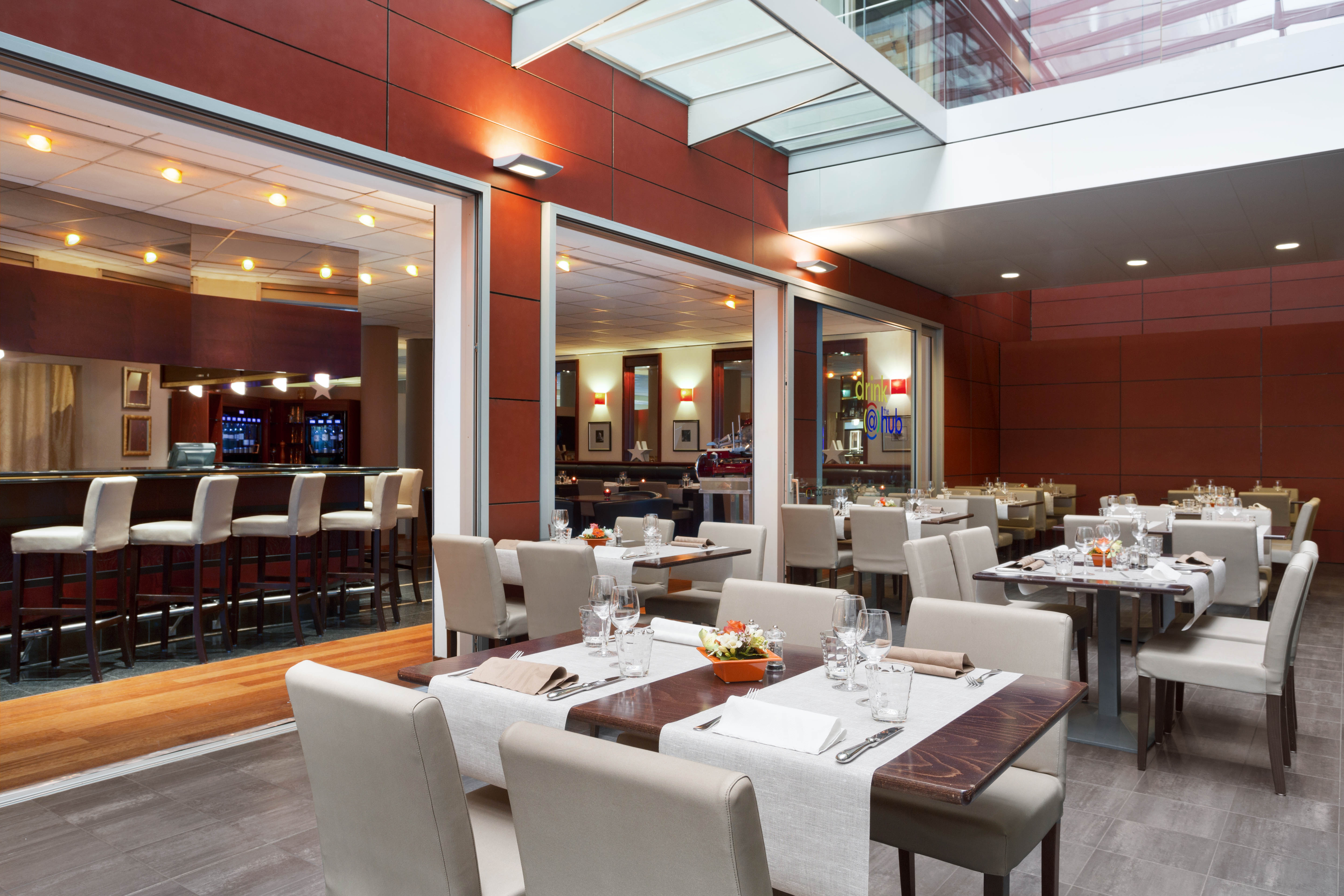 Restaurant "The Hub" Restaurant "The Hub"