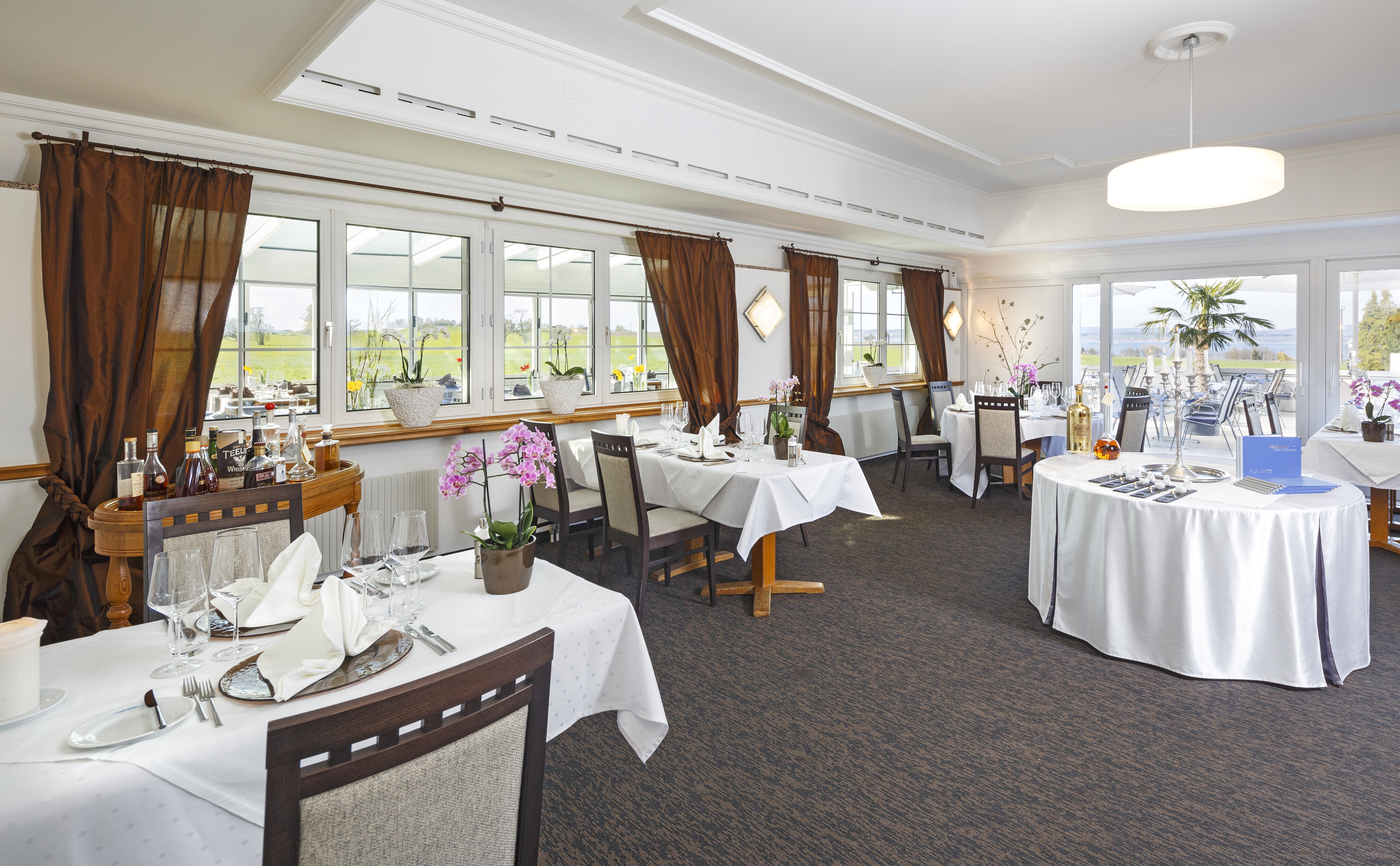 A LA CARTE A LA CARTE