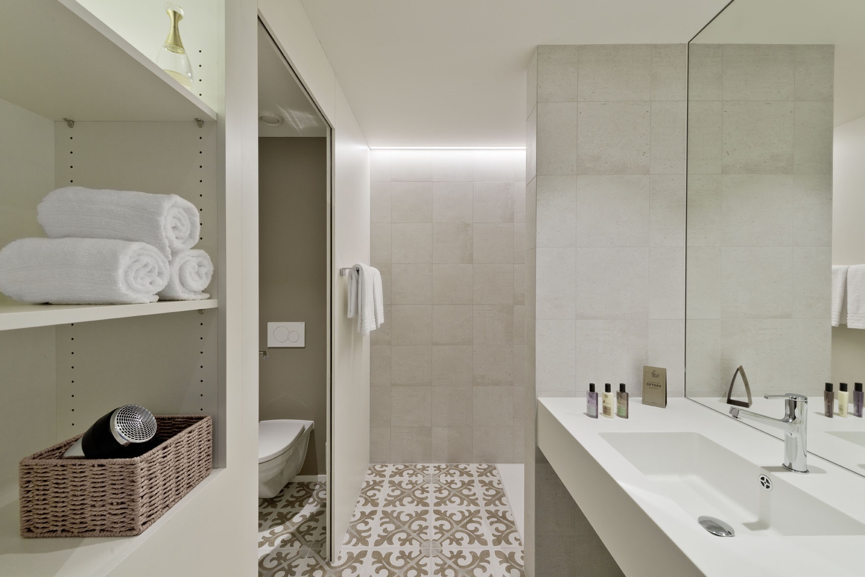 Hotel Kettenbrücke – image