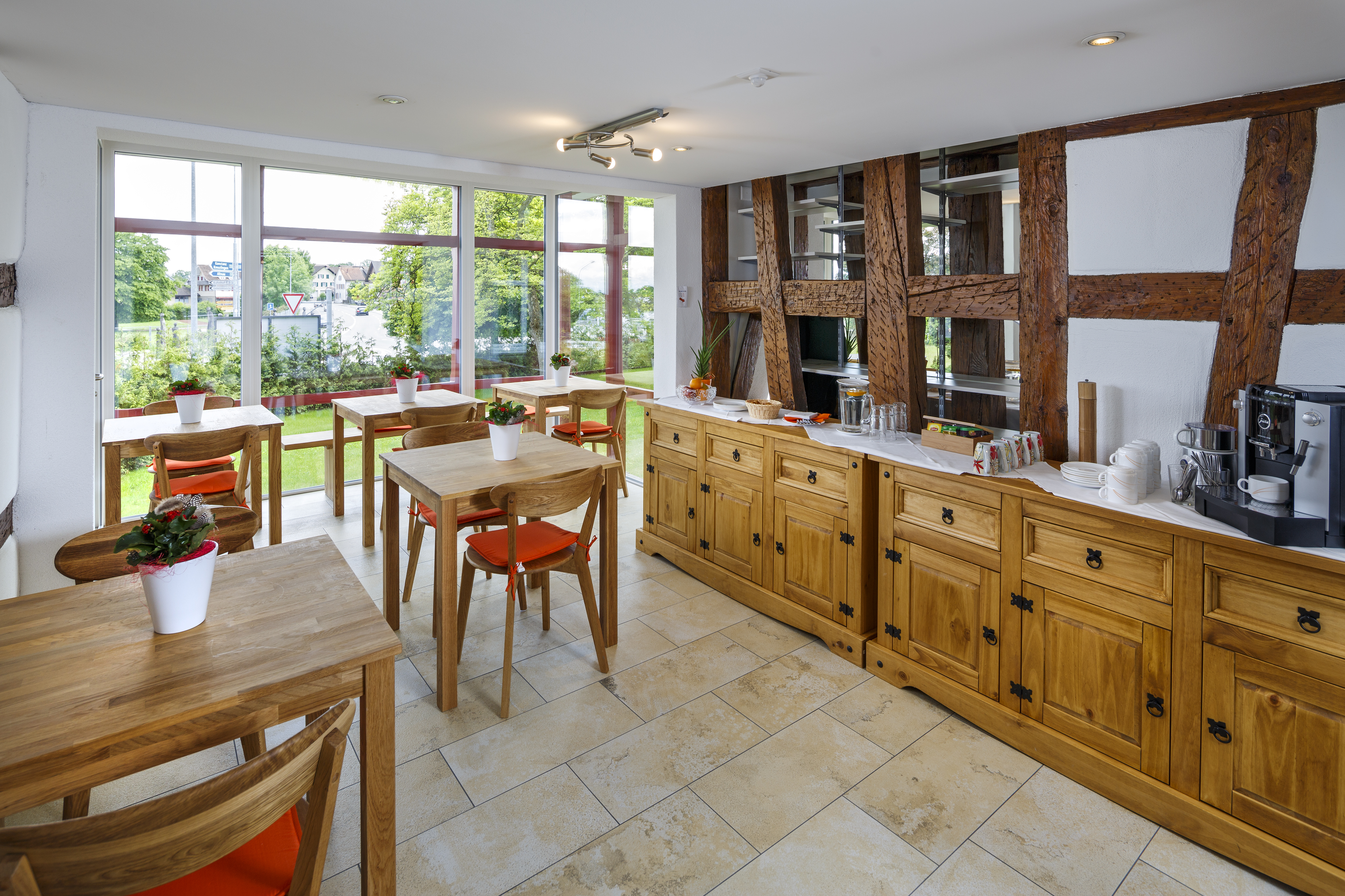 Frühstück - Nebengebäude Lindeneck Frühstück - Nebengebäude Lindeneck