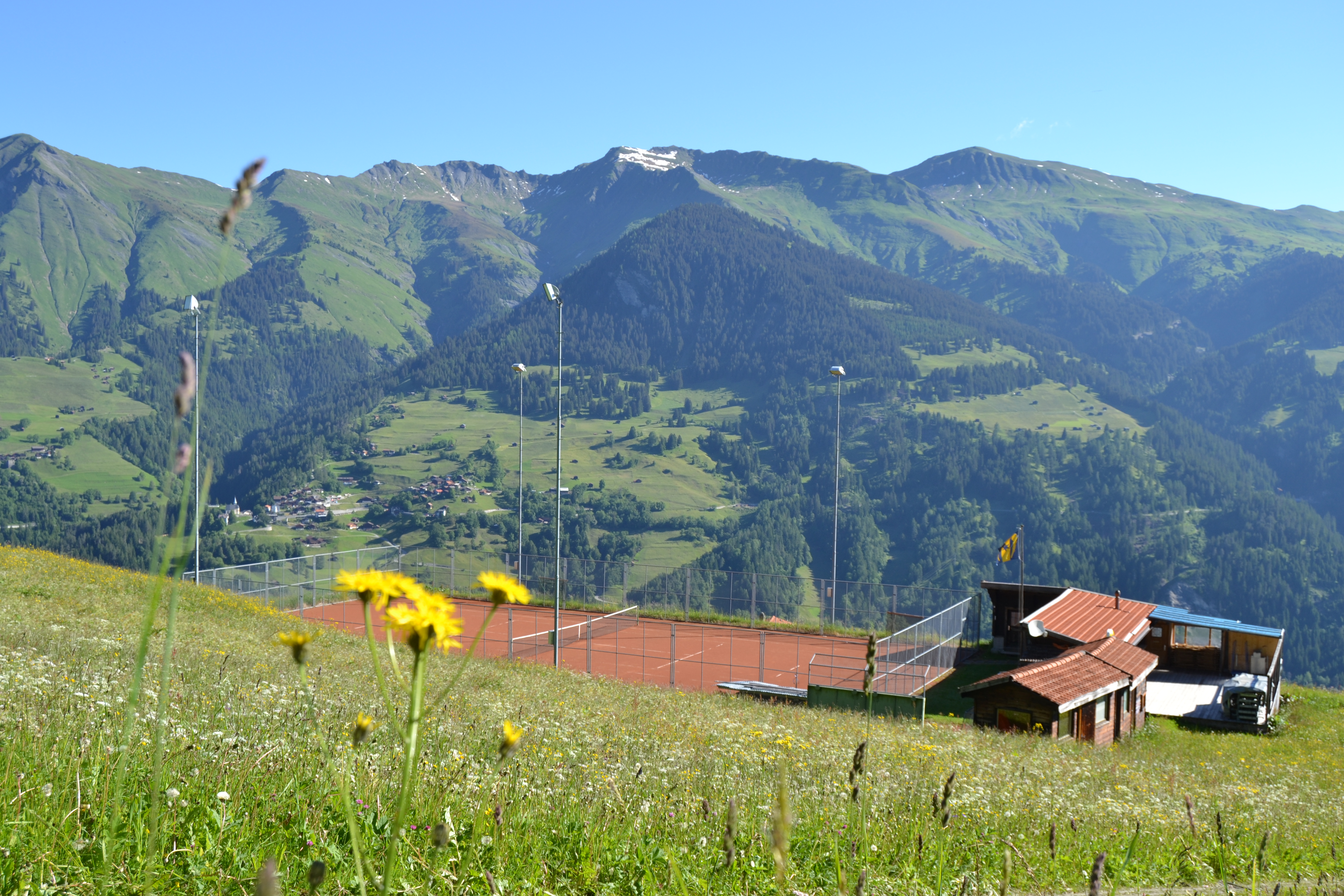 Tennisplatz mit Ausblick Tennisplatz mit Ausblick
