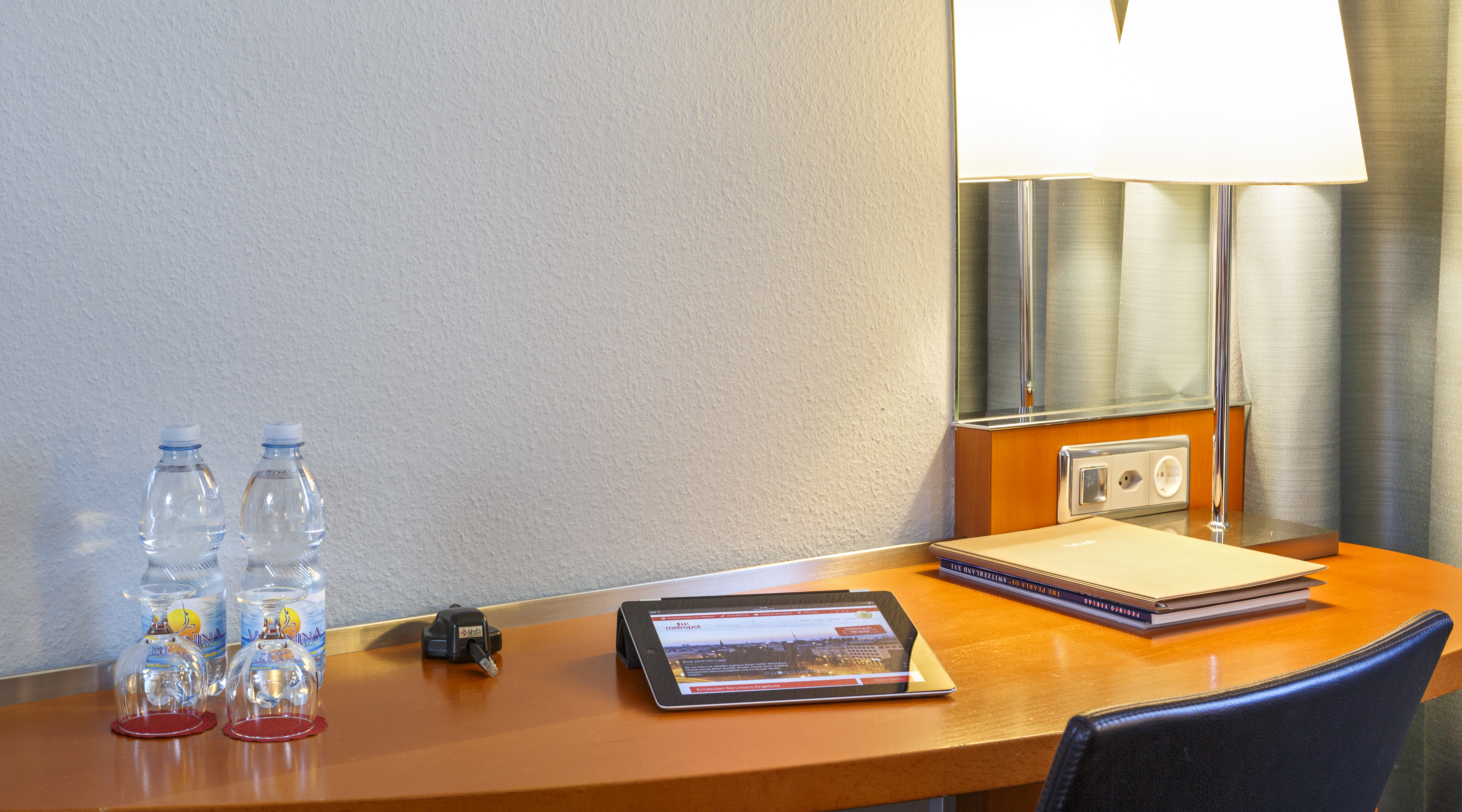 Comfort & First Zimmer Schreibtisch Comfort & First Zimmer Schreibtisch