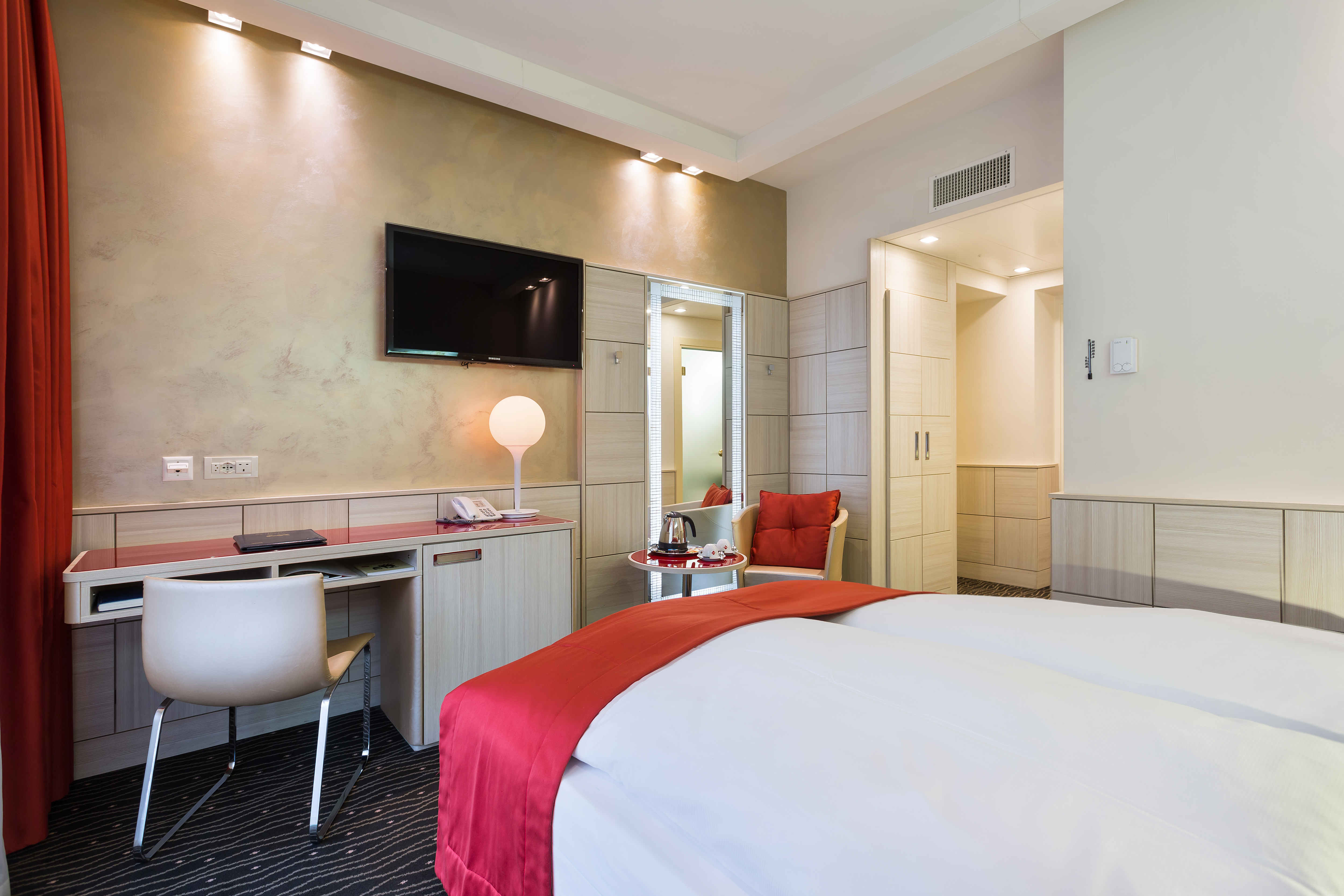 Queen Comfort Queen Comfort