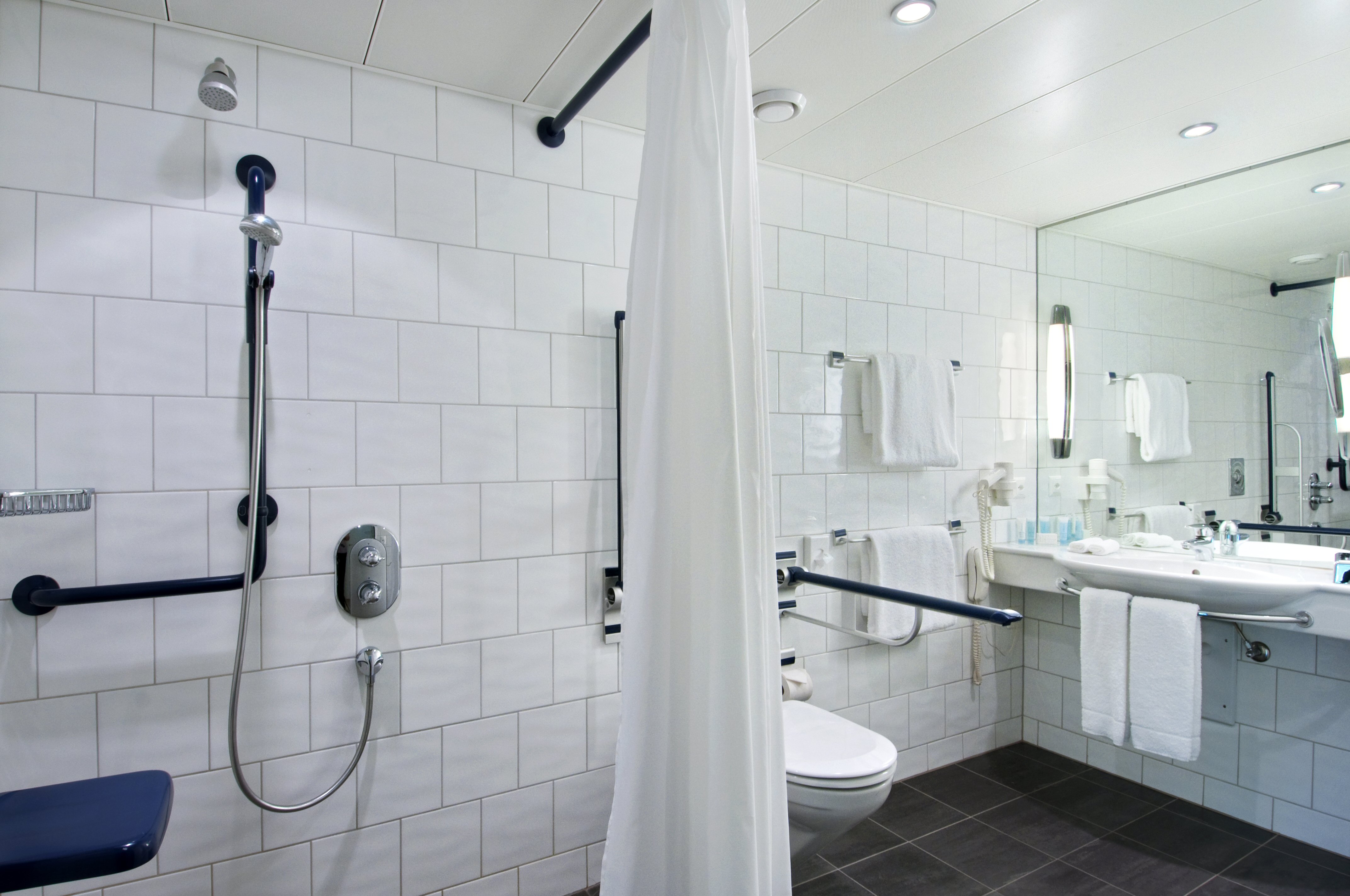 Badezimmer Accessible Room Badezimmer Accessible Room