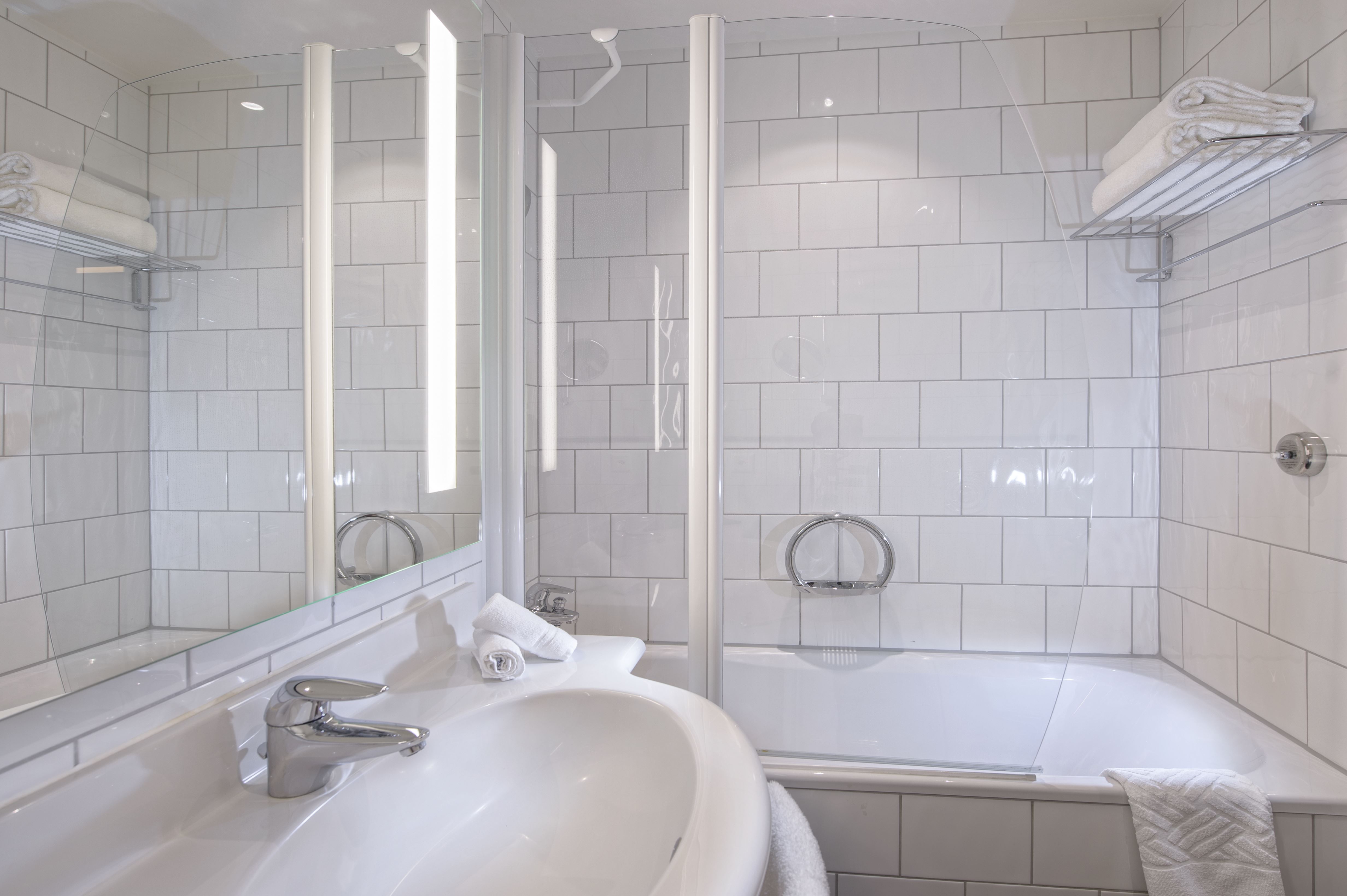 Badezimmer Queen Guest Room, Twin Hilton Guestroom Badezimmer Queen Guest Room, Twin Hilton Guestroom