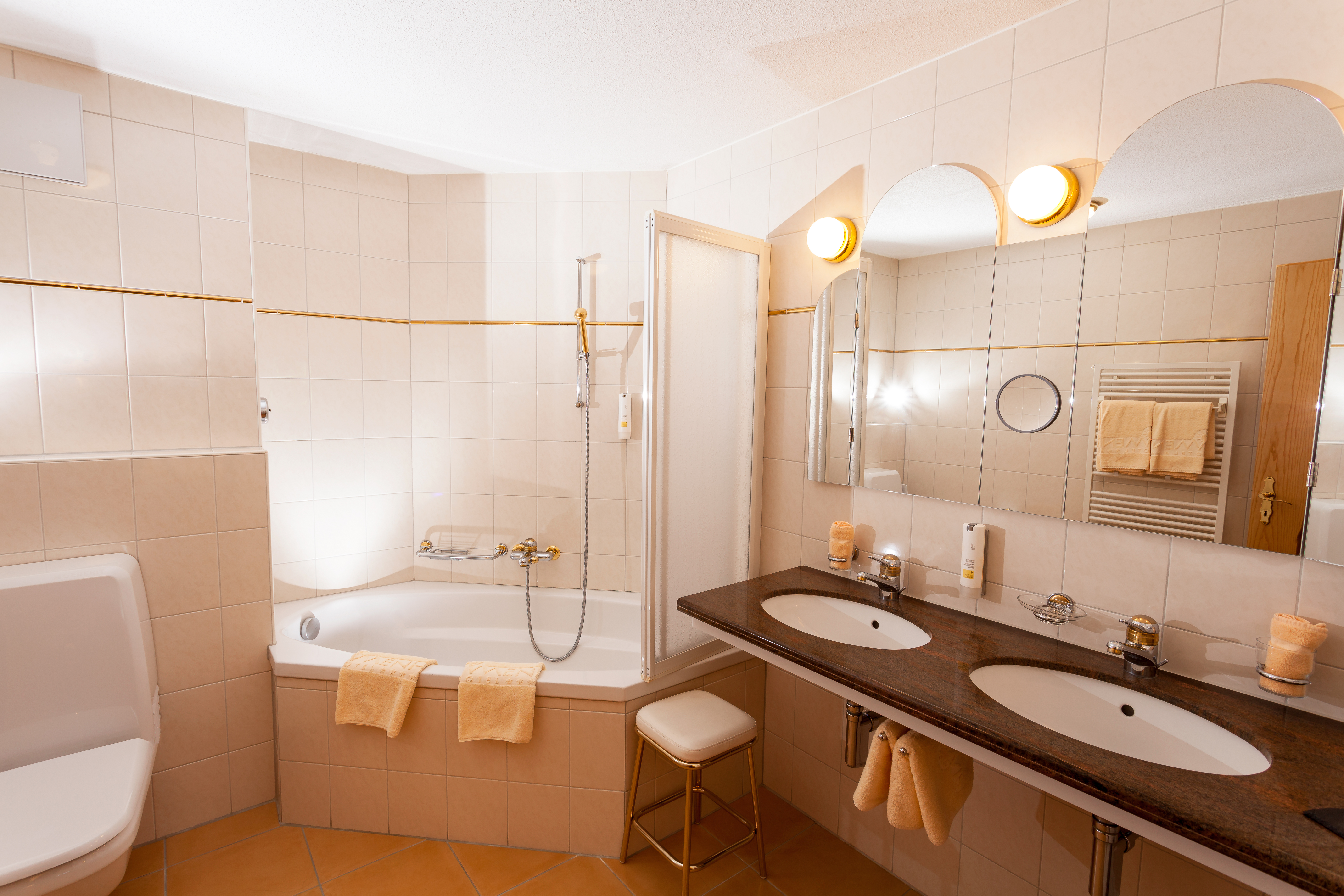 Badezimmer Juniorsuite Wildstrubel Badezimmer Juniorsuite Wildstrubel