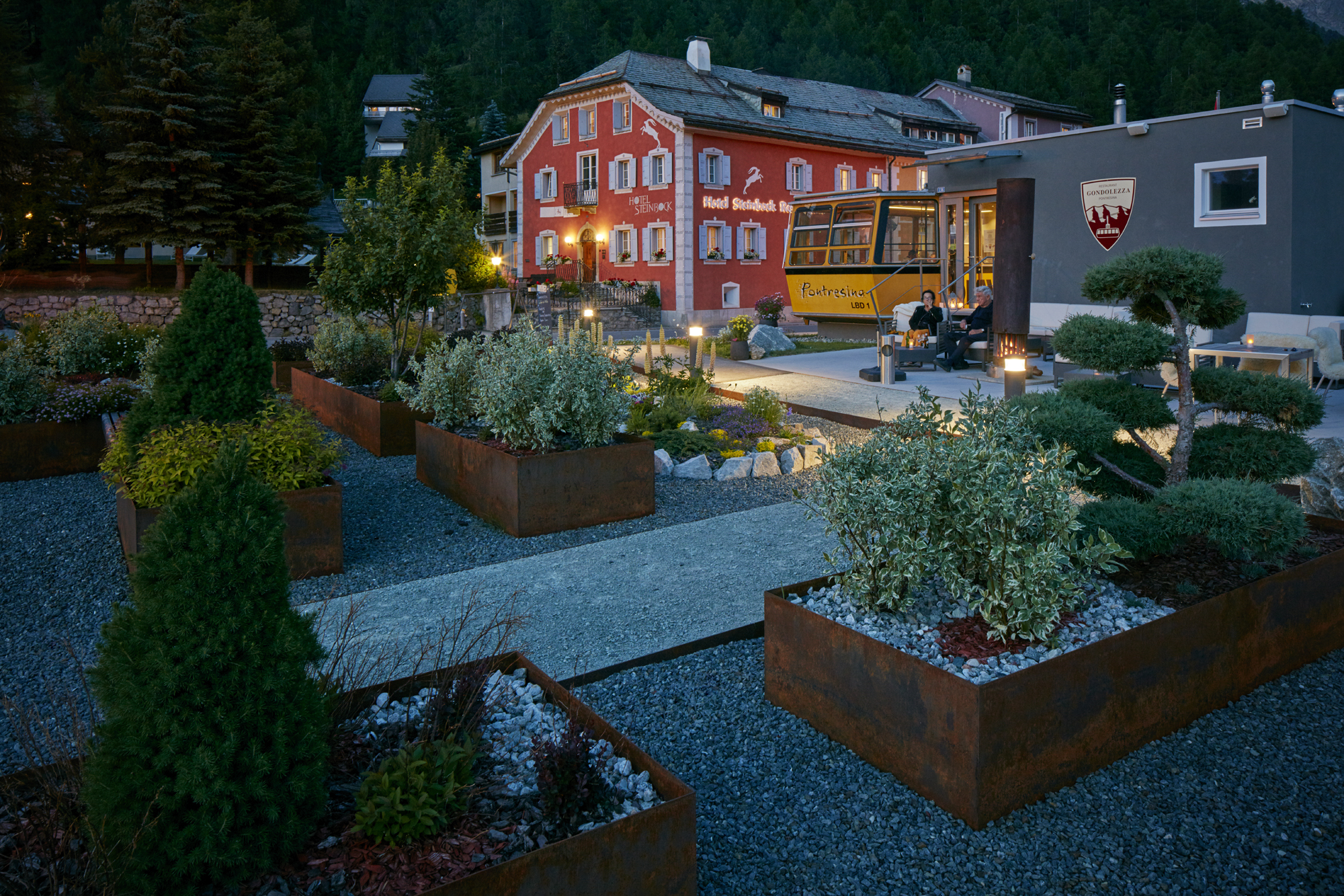 Aussenansicht Abenddämmerung Aussenansicht Abenddämmerung