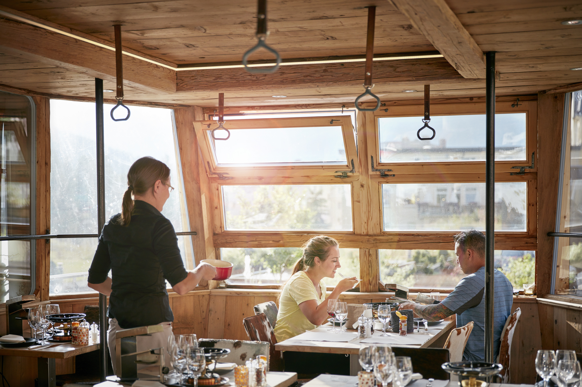 Gondolezza, vis-à-vis Gondolezza, vis-à-vis