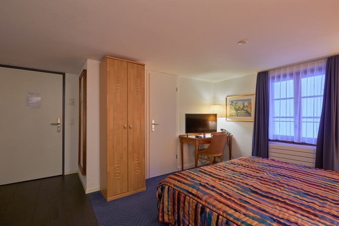 Hine Adon Fribourg City – image