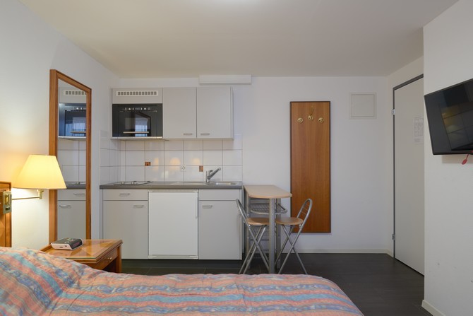 Hine Adon Fribourg City – image