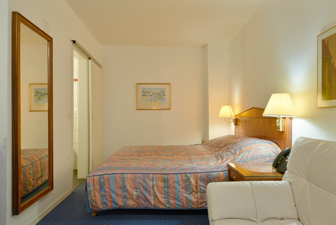 Hine Adon Fribourg City – image