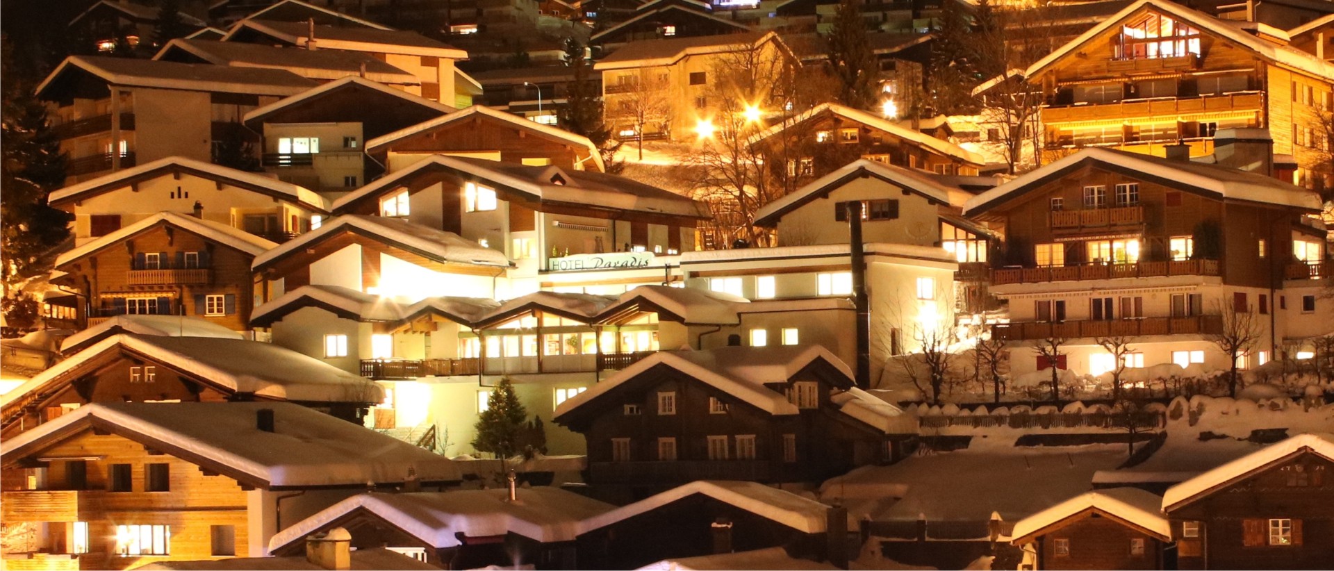 Hotel bei Nacht Winter Hotel bei Nacht Winter