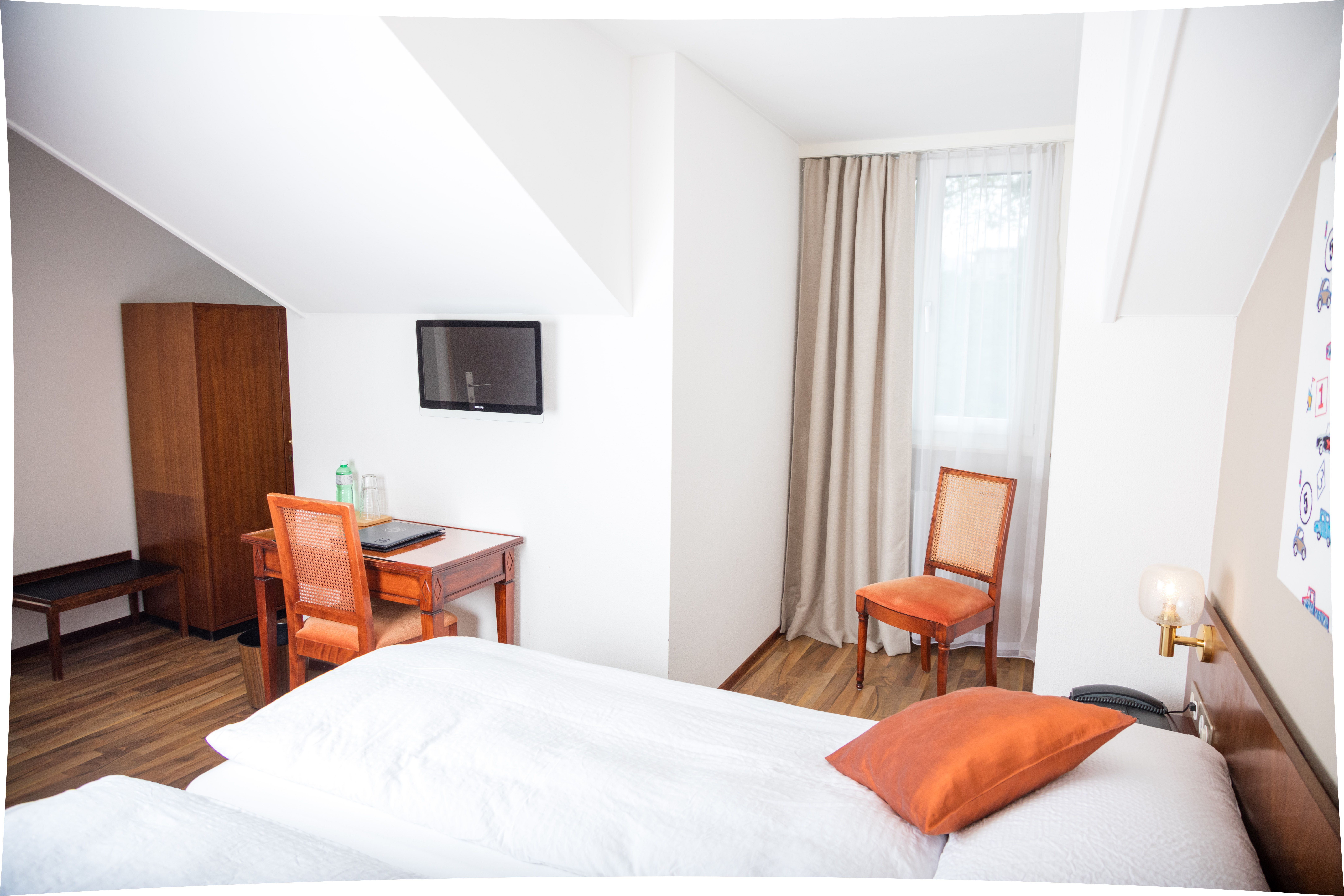 Budget twin 1 Budget twin 1