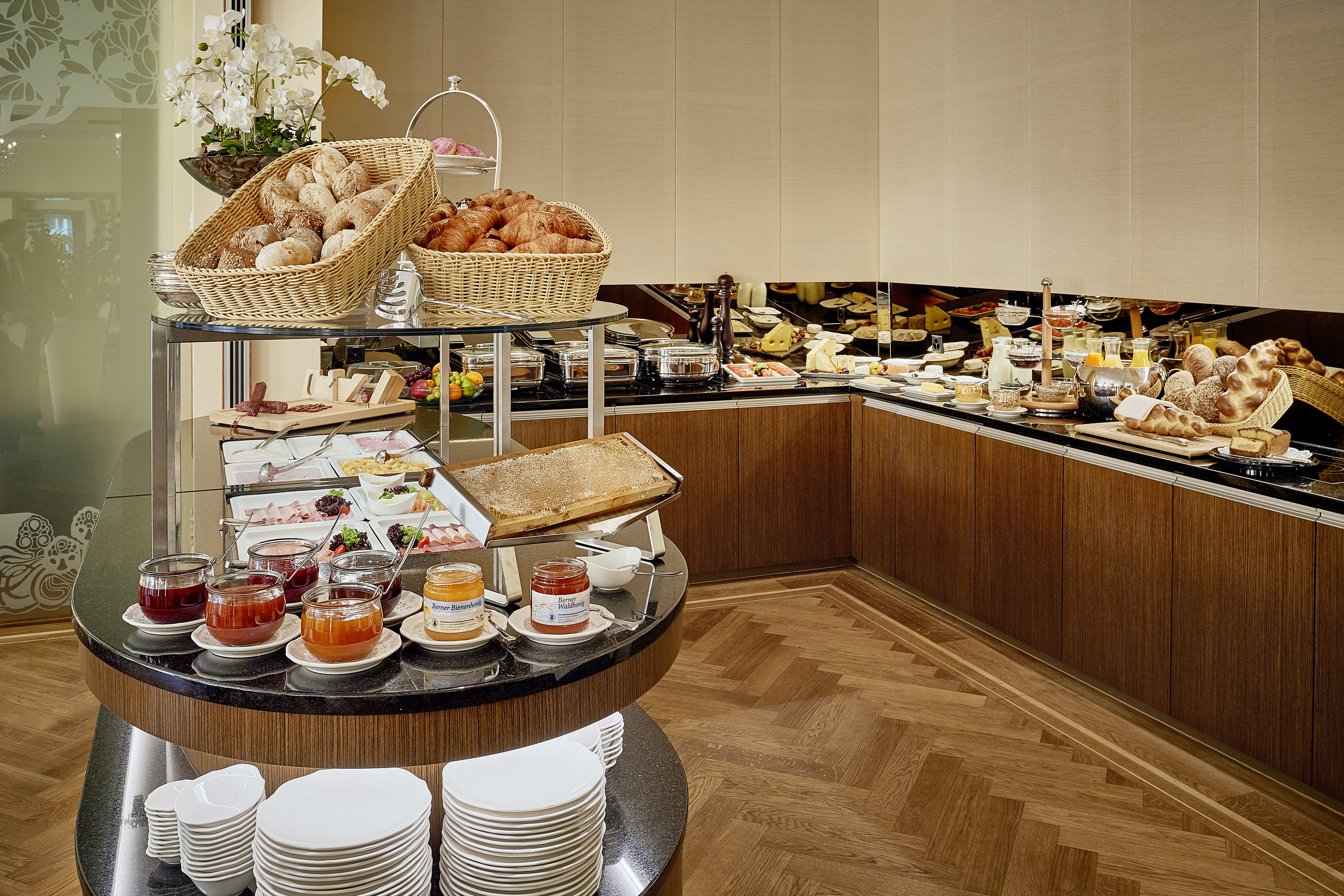 Hotel Eden Spiez - Frühstücksbuffet Hotel Eden Spiez - Frühstücksbuffet