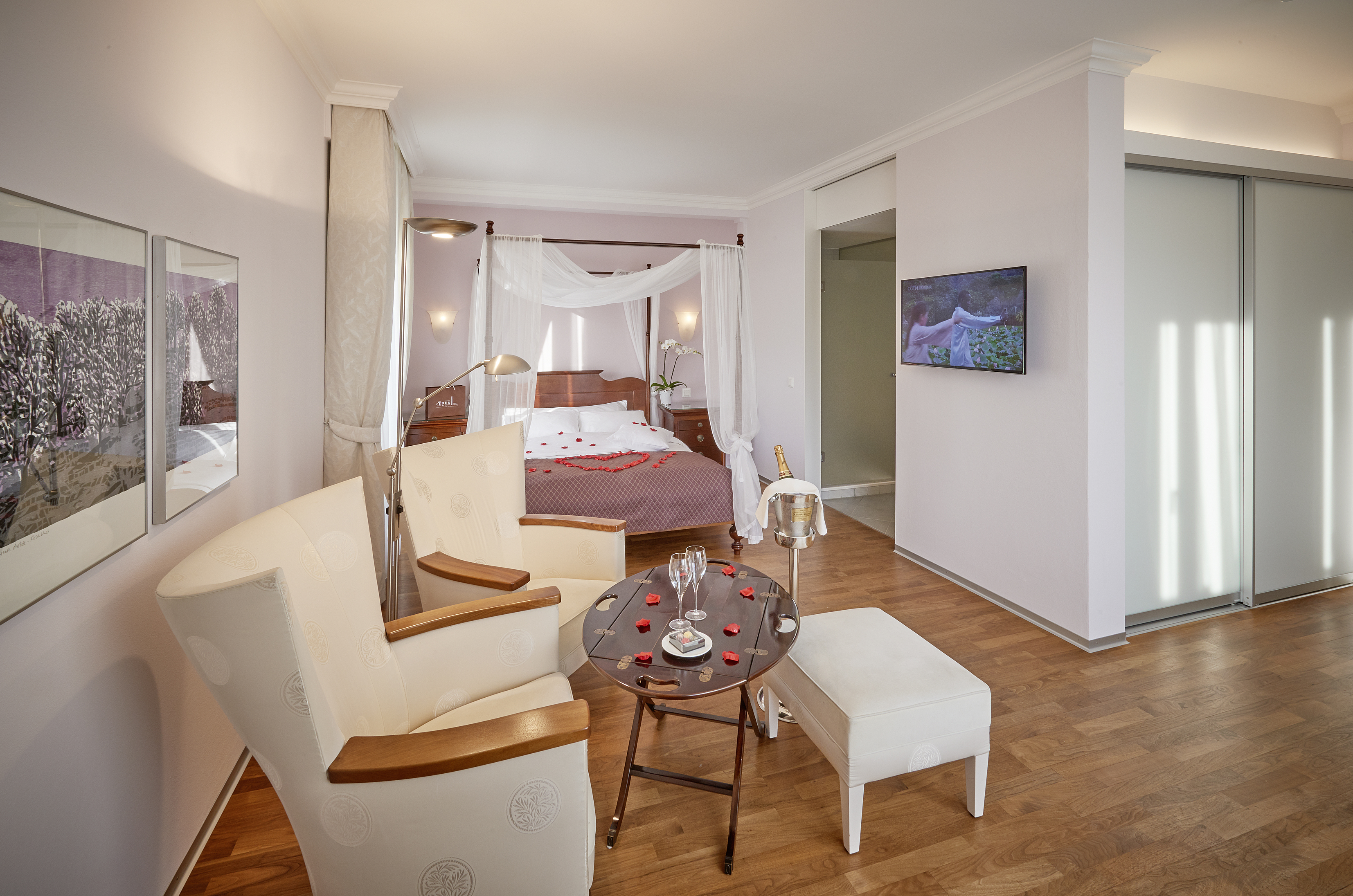 Hotel Eden Spiez - Superior Doppelzimmer mit Romantic Set-up Hotel Eden Spiez - Superior Doppelzimmer mit Romantic Set-up