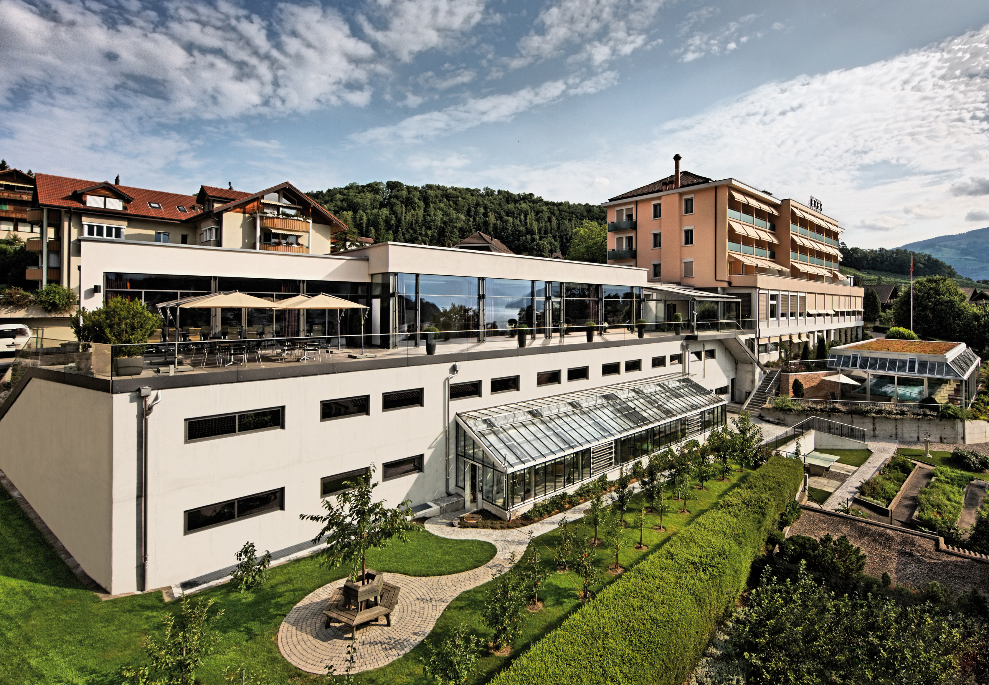 Hotel Eden Spiez - Aussenansicht mit Tagungszentrum Hotel Eden Spiez - Aussenansicht mit Tagungszentrum