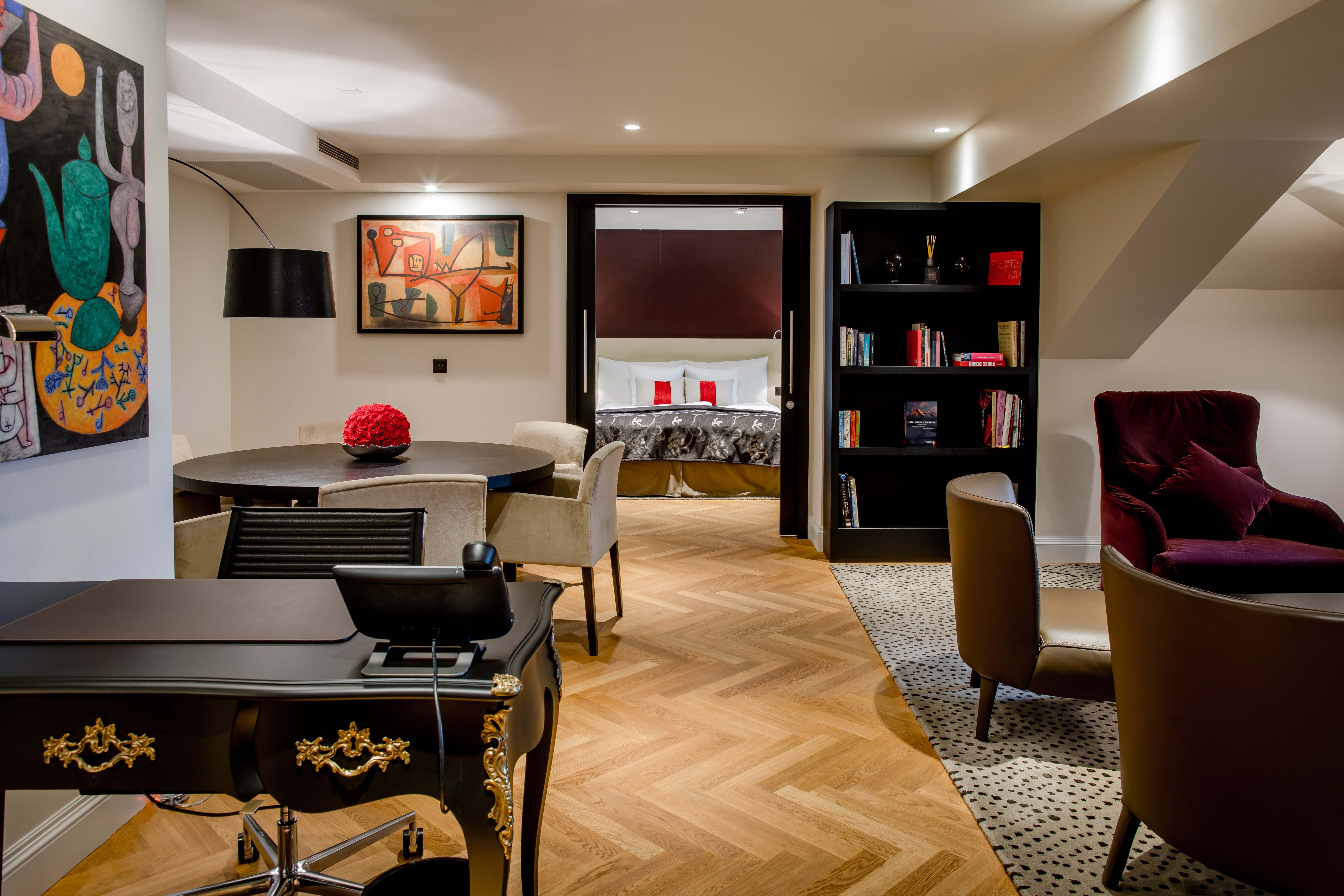 Signature Suite Signature Suite