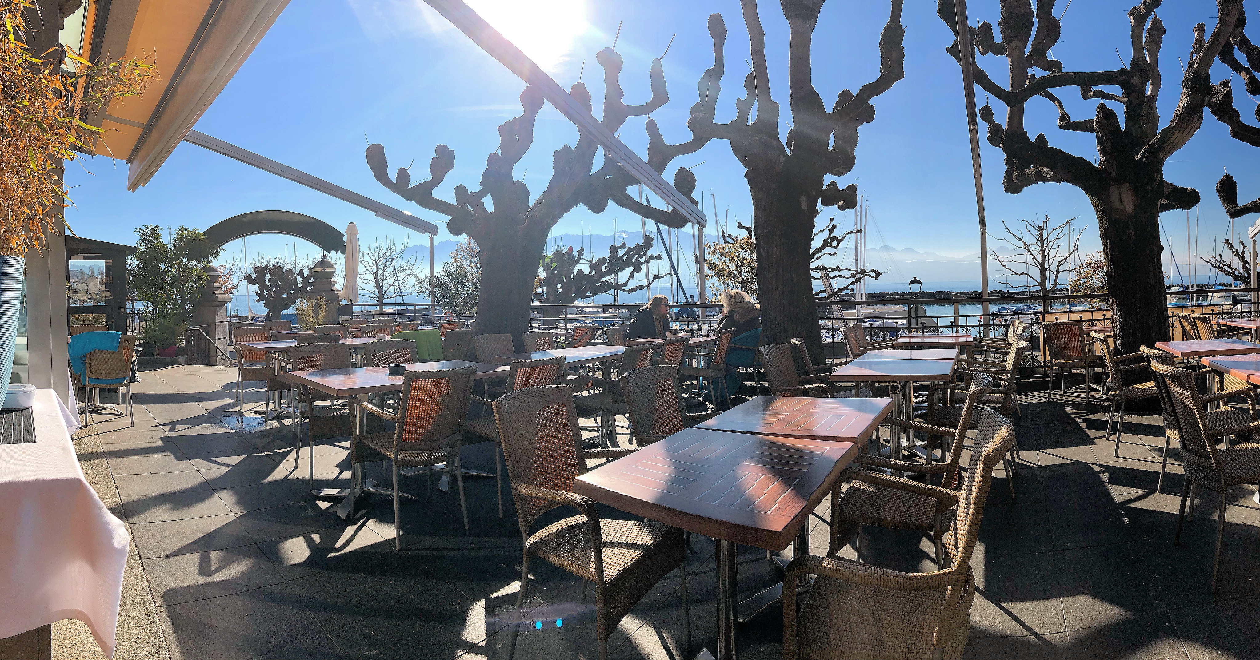 Notre terrasse avec vue Notre terrasse avec vue