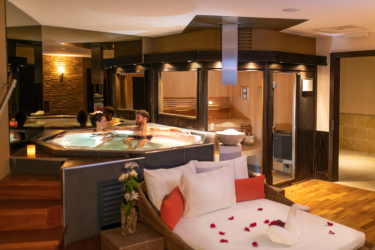 Spa privé au Chalet RoyAlp Hôtel & Spa Spa privé au Chalet RoyAlp Hôtel & Spa