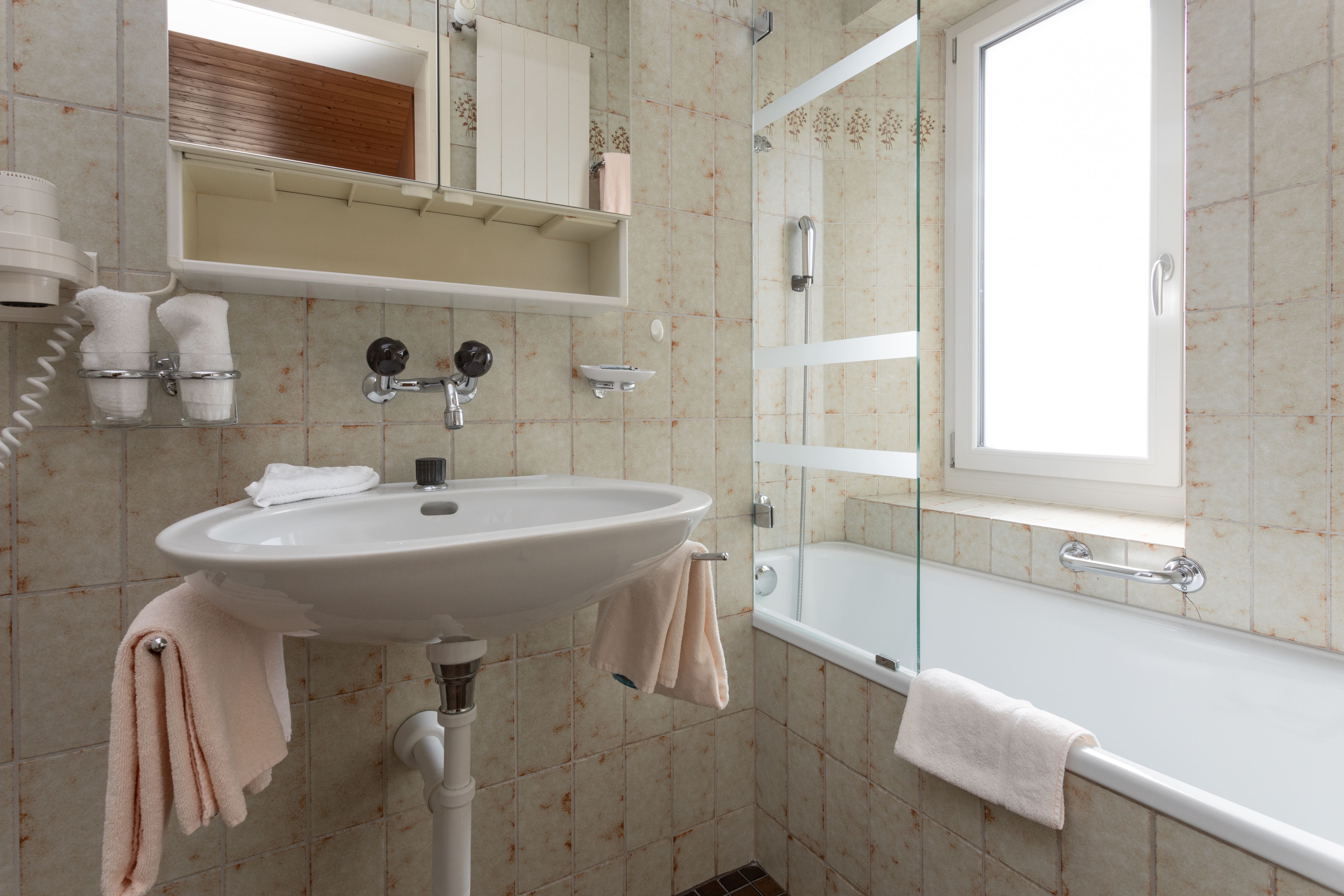 Bad Dreibettzimmer Bad Dreibettzimmer