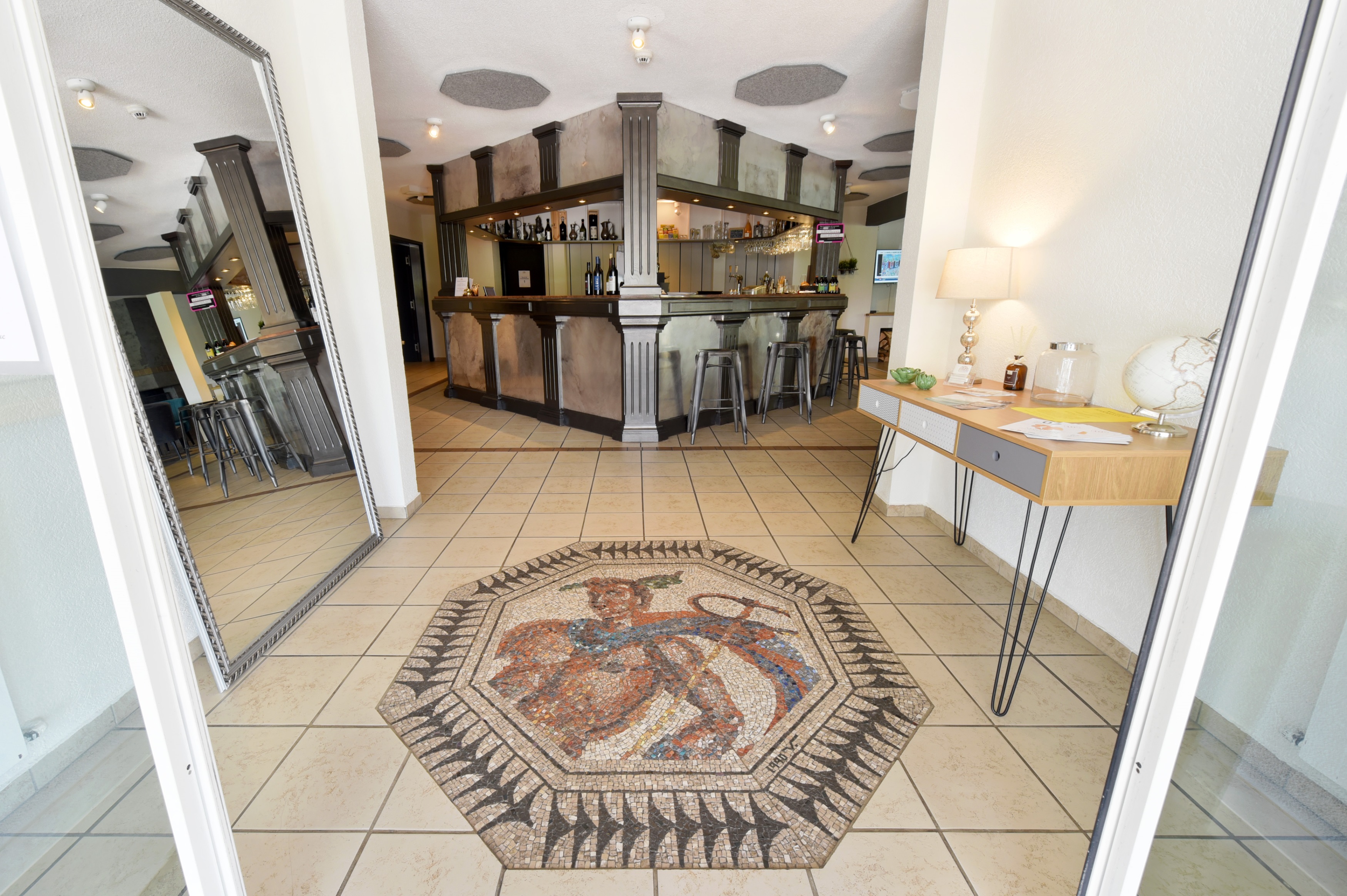 Intérieur - entrée Intérieur - entrée