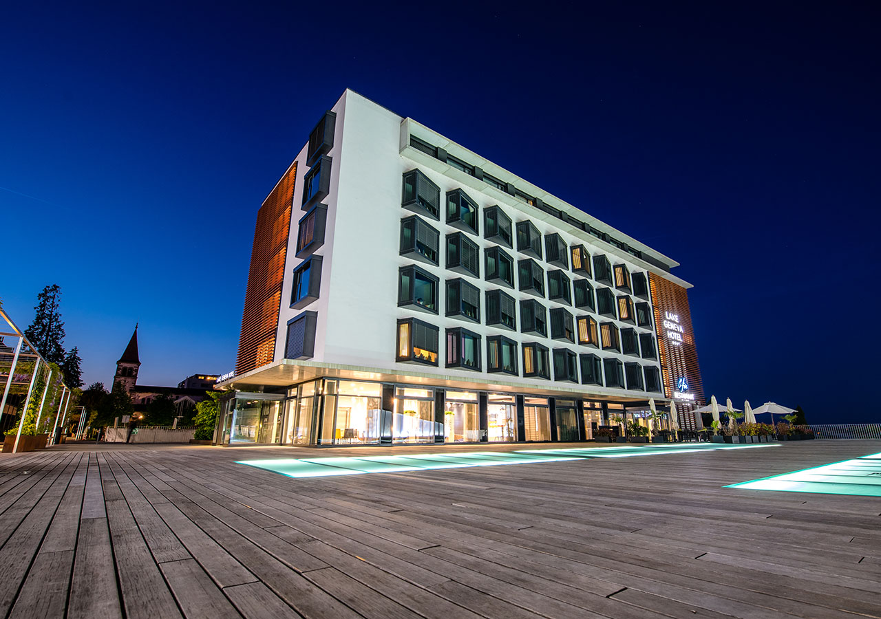 Lake Geneva Hotel – Bild