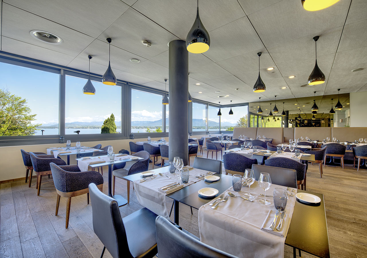 Lake Geneva Hotel – Bild