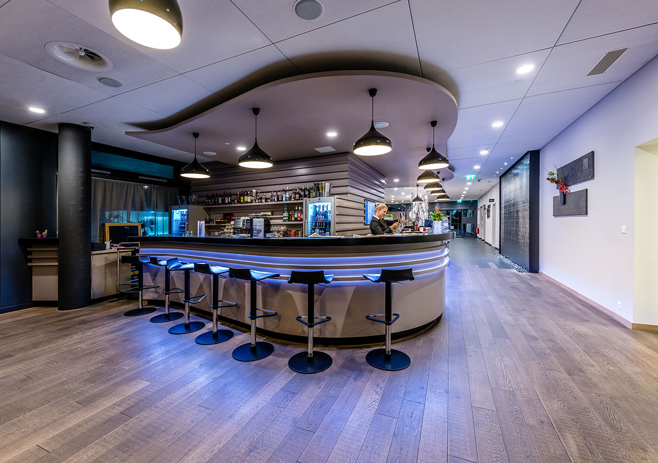 Lake Geneva Hotel – Bild