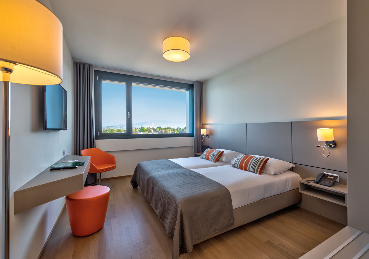 Lake Geneva Hotel – Bild