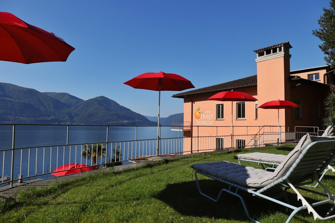 Garden with a view of the lake Garden with a view of the lake