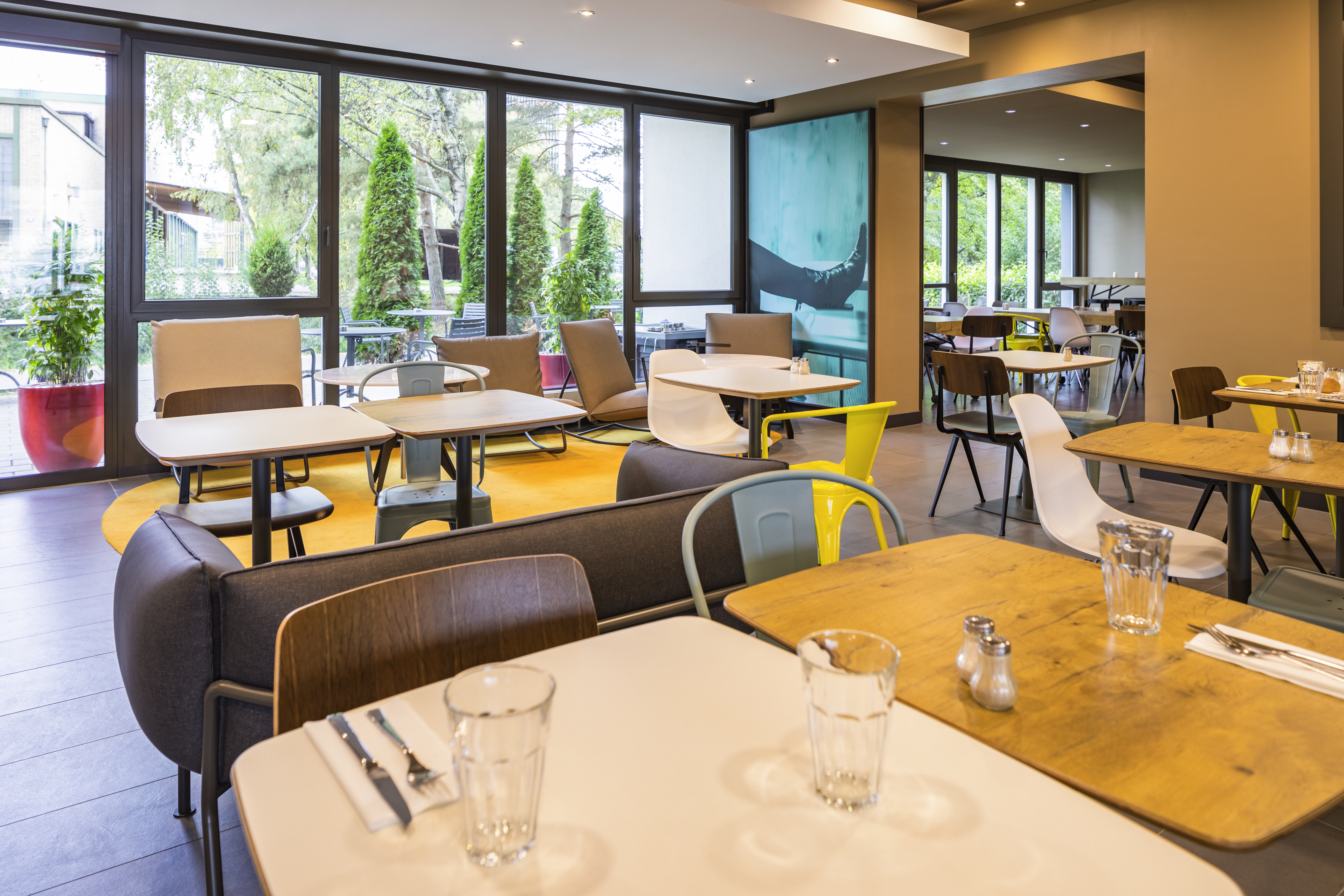 ibis Zurich Messe Airport – image